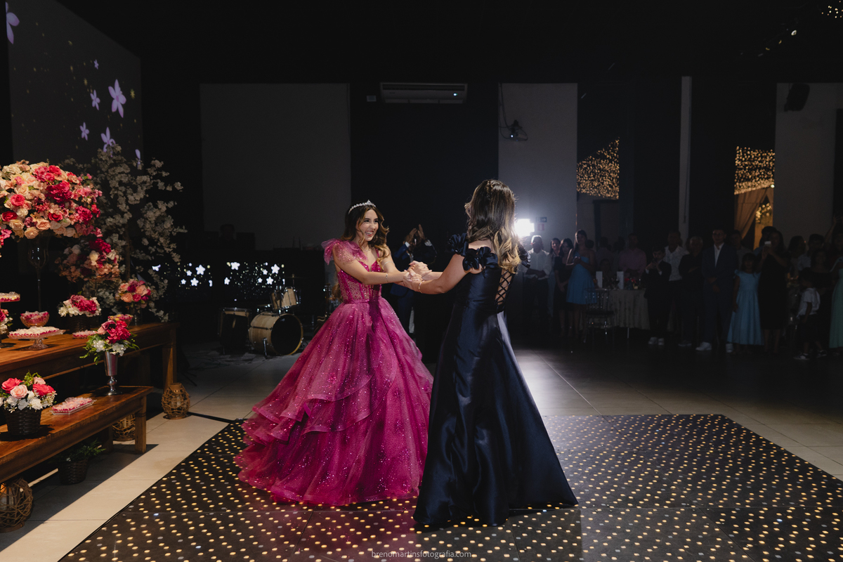 maria-clara-aniversario-de-15-anos-na-vila-baruc-breno-martins-foto-mari-xv 