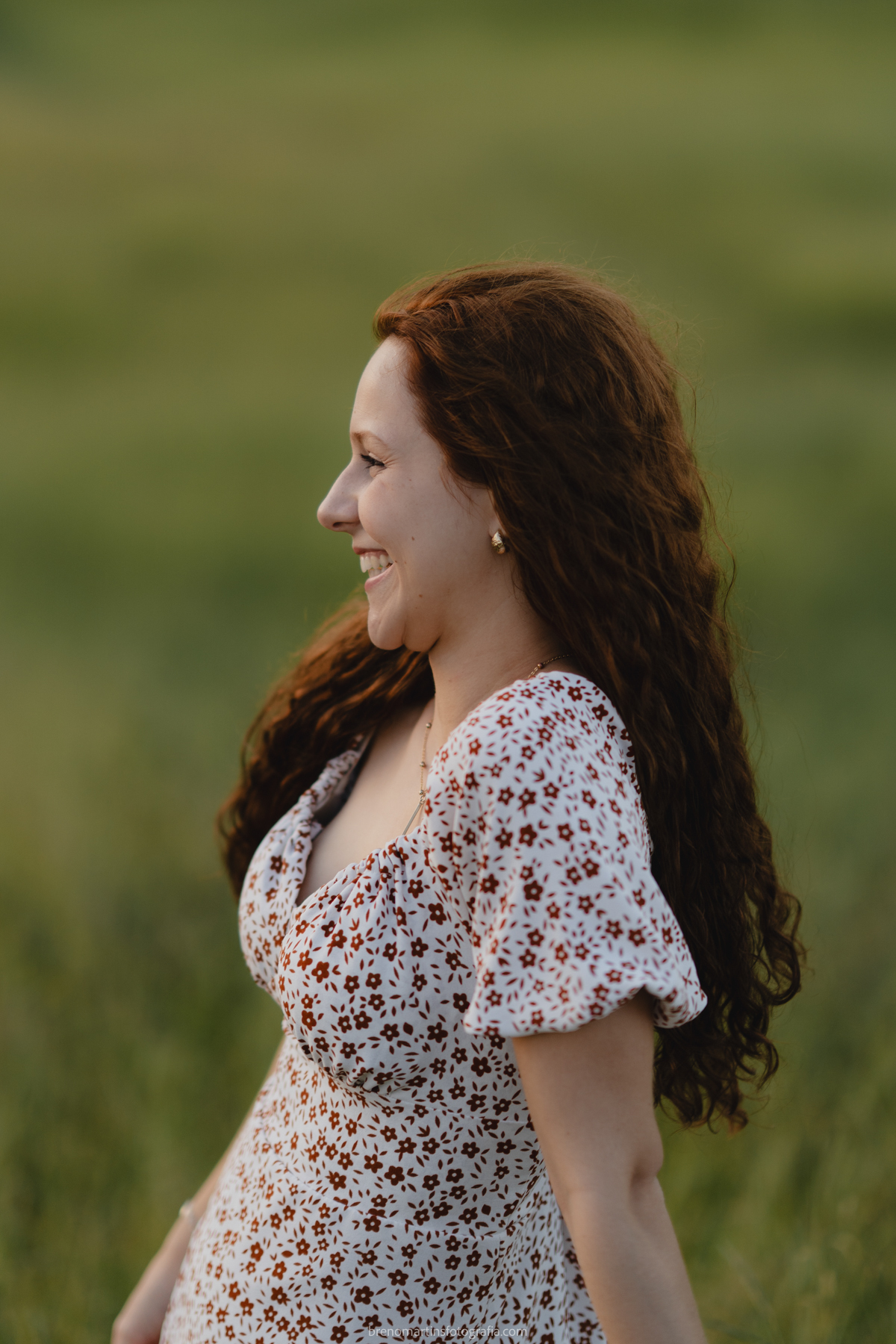 ana-laura-e-jonas-brenomartinsfoto-pre-wedding-no-morro-do-capuava-de-tarde-breno-martins-fotografia-pirapora-do-bom-jesus-pre-casamento