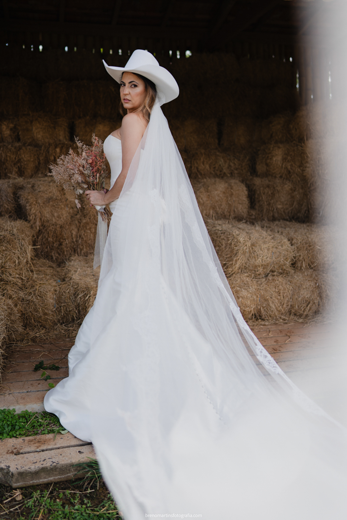 waytfa-e-leandro-pre-wedding-em-holambra-cidade-das-flores-@brenomartinsfoto-sitio-essencia-do-campo-holambra - 