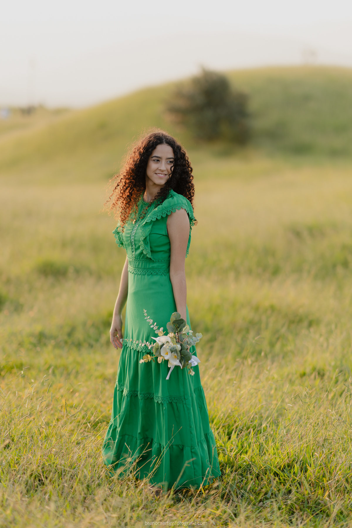 helena-e-braian-pre-wedding-no-morro-do-capuava-pre-wedding-na-montanha-brenomartinsfoto-breno-martins-fotografia