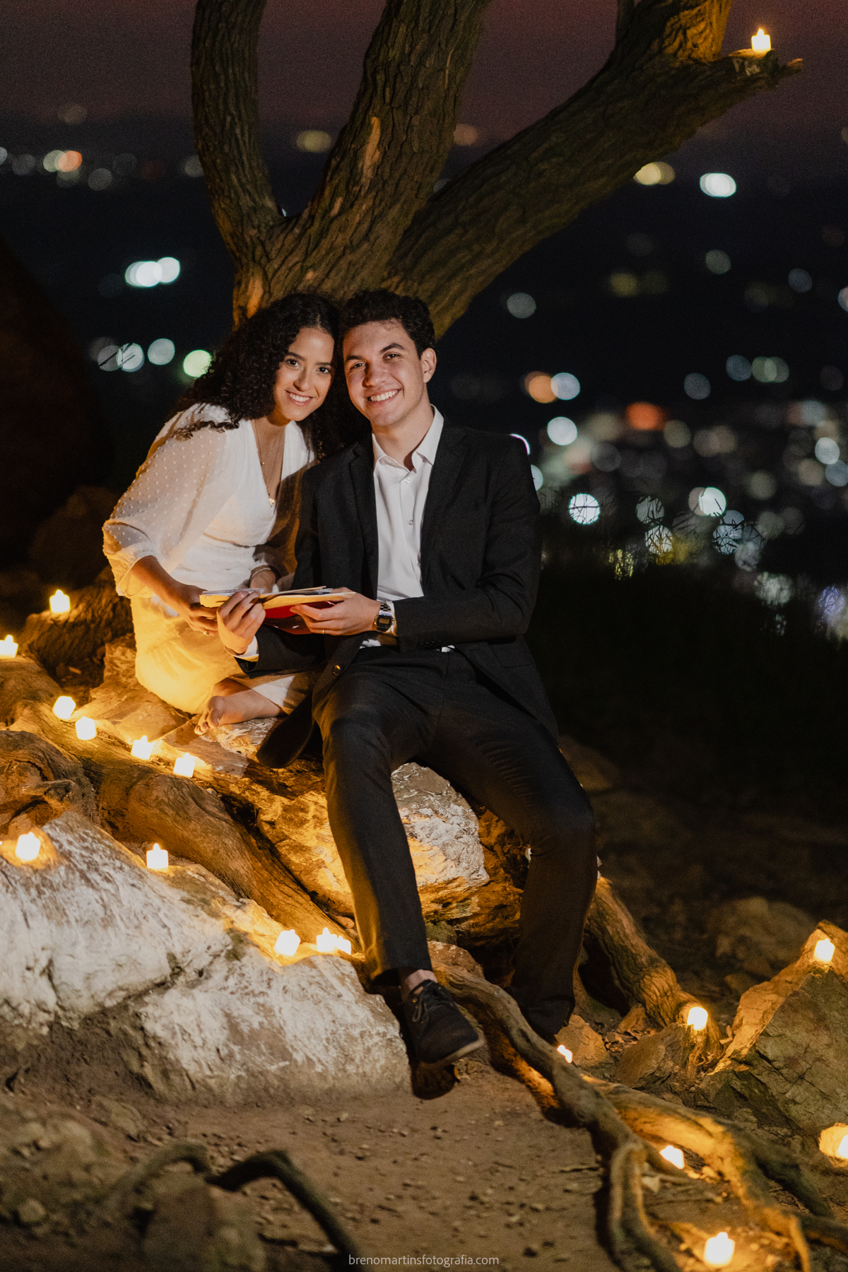 helena-e-braian-pre-wedding-no-morro-do-capuava-pre-wedding-na-montanha-brenomartinsfoto-breno-martins-fotografia