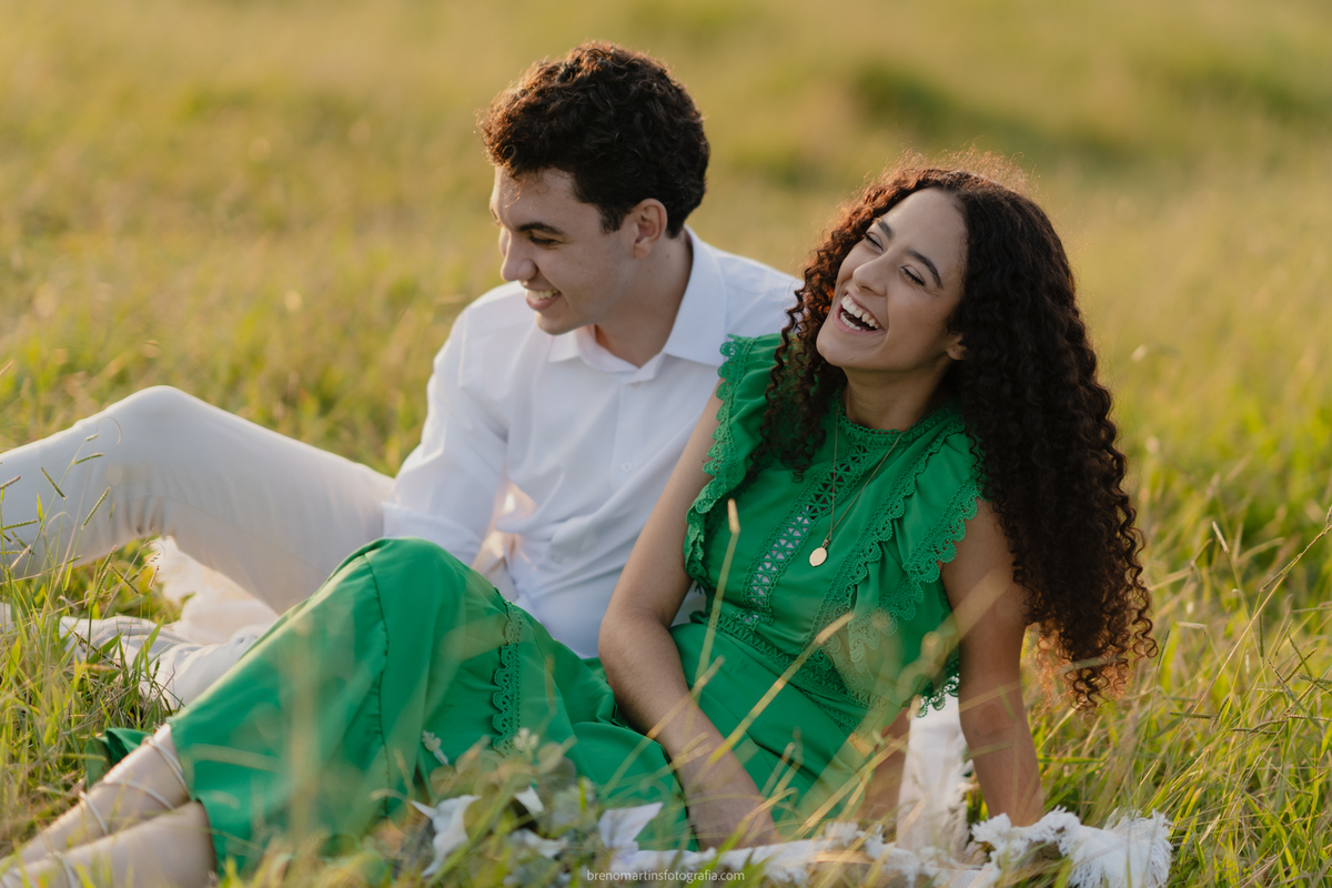 helena-e-braian-pre-wedding-no-morro-do-capuava-pre-wedding-na-montanha-brenomartinsfoto-breno-martins-fotografia