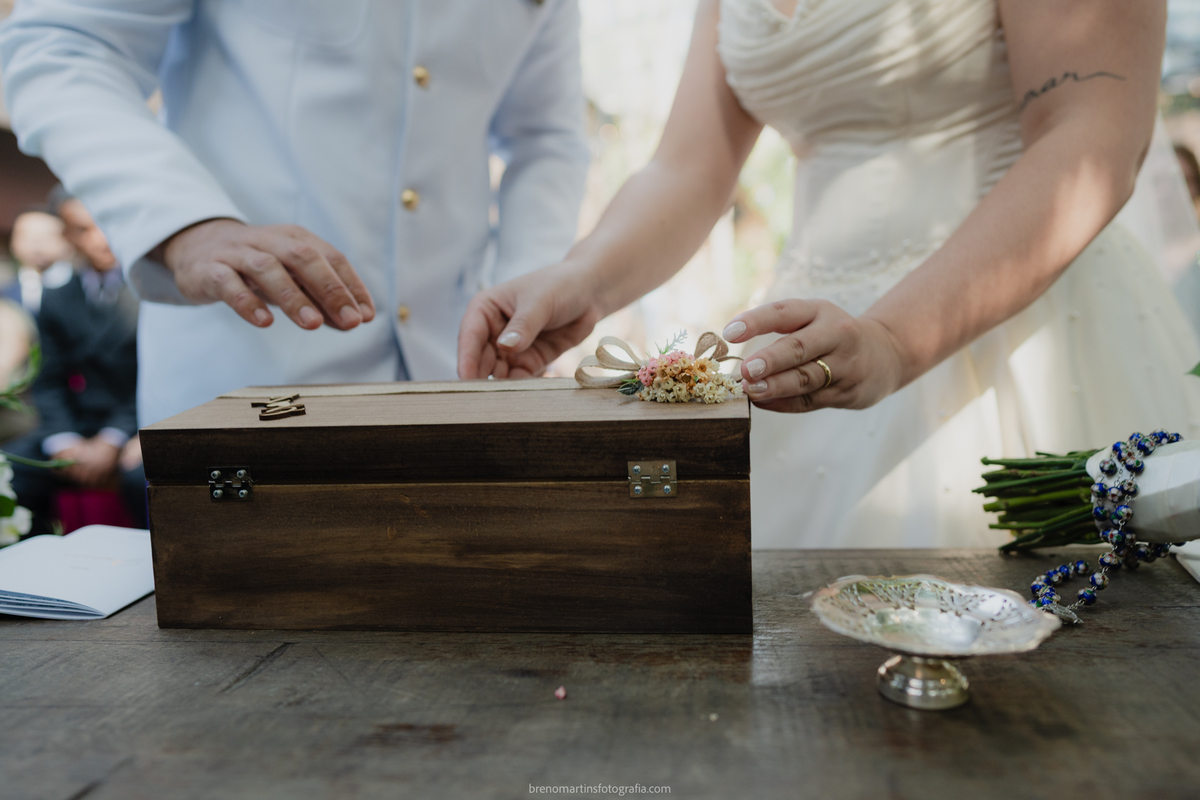 giovanna-e-felipe-casamento-no-jardim-secreto-sitio-sao-jorge-brenomartinsfoto-casamento-de-dia-vestido-de-noiva-