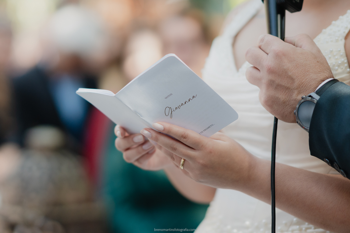 giovanna-e-felipe-casamento-no-jardim-secreto-sitio-sao-jorge-brenomartinsfoto-casamento-de-dia-vestido-de-noiva-