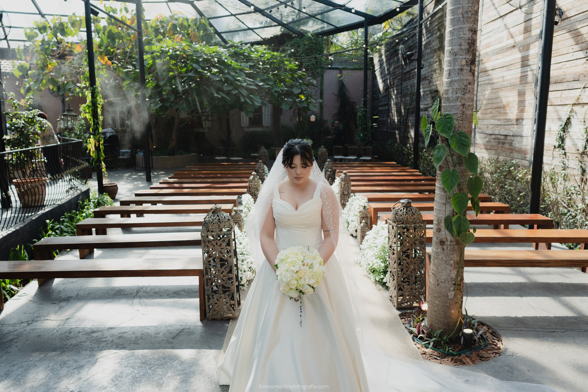 giovanna-e-felipe-casamento-no-jardim-secreto-sitio-sao-jorge-brenomartinsfoto-casamento-de-dia-vestido-de-noiva-