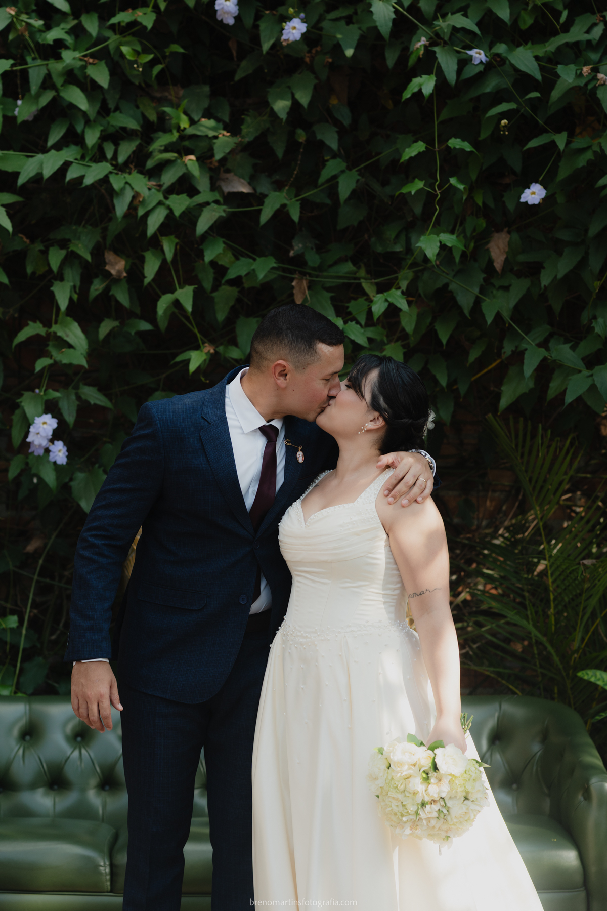 giovanna-e-felipe-casamento-no-jardim-secreto-sitio-sao-jorge-brenomartinsfoto-casamento-de-dia-vestido-de-noiva-