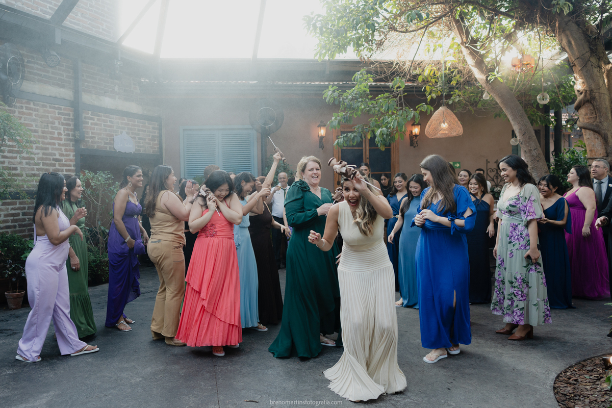 giovanna-e-felipe-casamento-no-jardim-secreto-sitio-sao-jorge-brenomartinsfoto-casamento-de-dia-vestido-de-noiva-