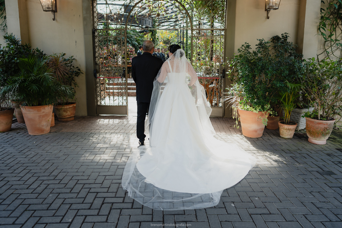 giovanna-e-felipe-casamento-no-jardim-secreto-sitio-sao-jorge-brenomartinsfoto-casamento-de-dia-vestido-de-noiva-
