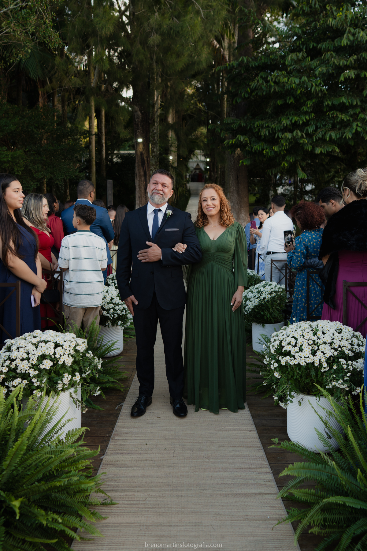camily-e-brayan-casamento-no-recanto-santa-rita-vestido-de-noiva-making-of-noiva-janela-brenomartinsfoto