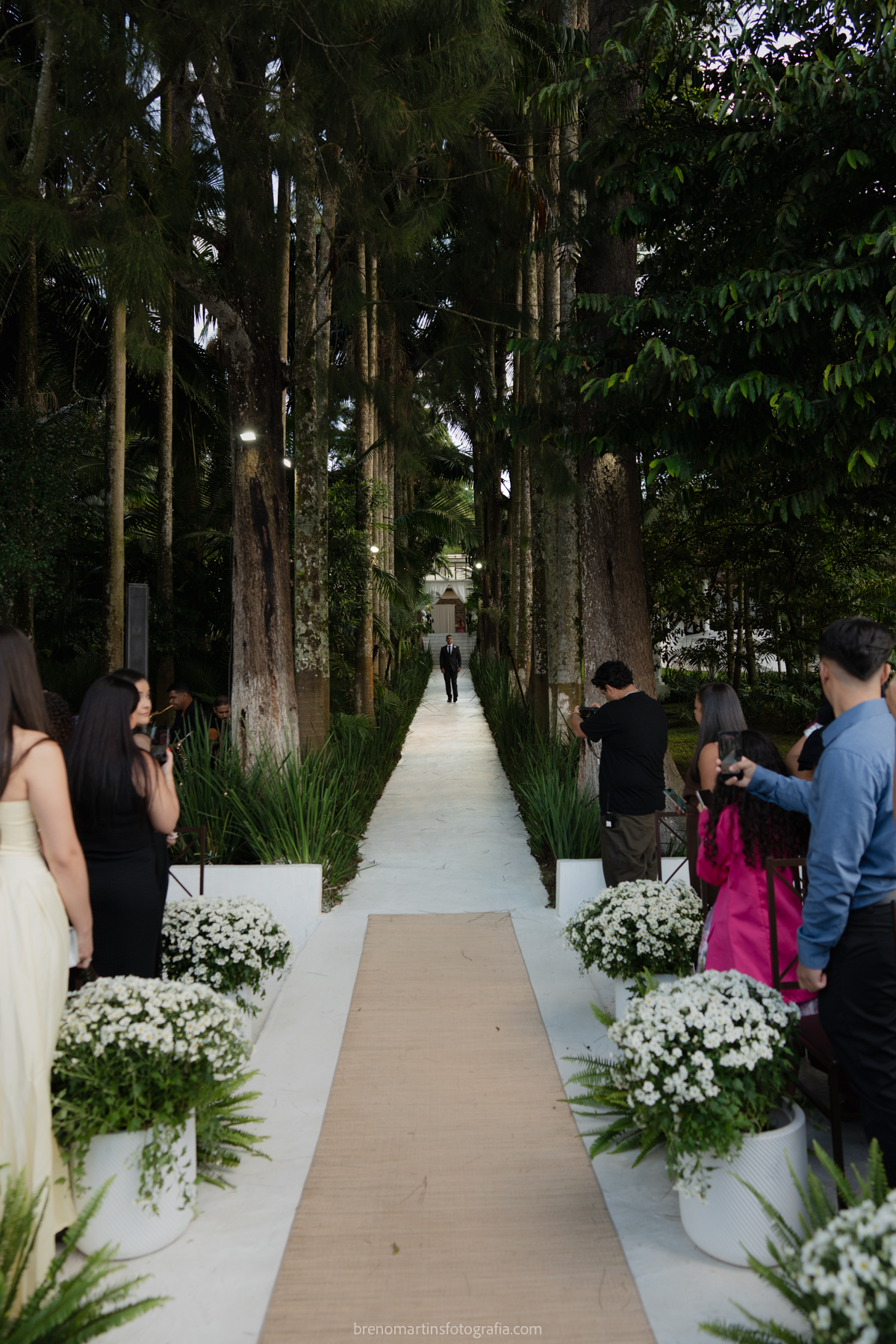 camily-e-brayan-casamento-no-recanto-santa-rita-vestido-de-noiva-making-of-noiva-janela-brenomartinsfoto