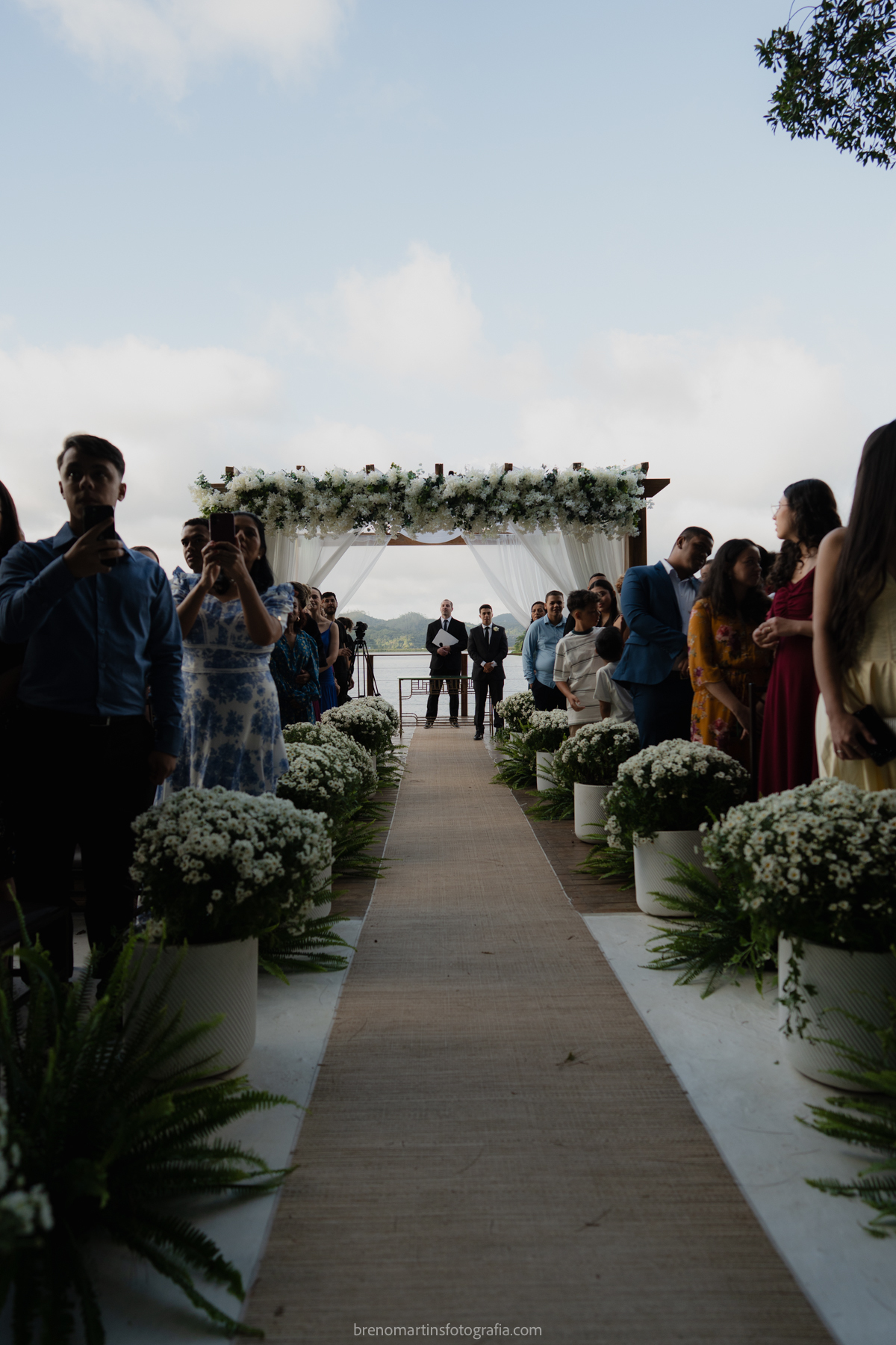 camily-e-brayan-casamento-no-recanto-santa-rita-vestido-de-noiva-making-of-noiva-janela-brenomartinsfoto