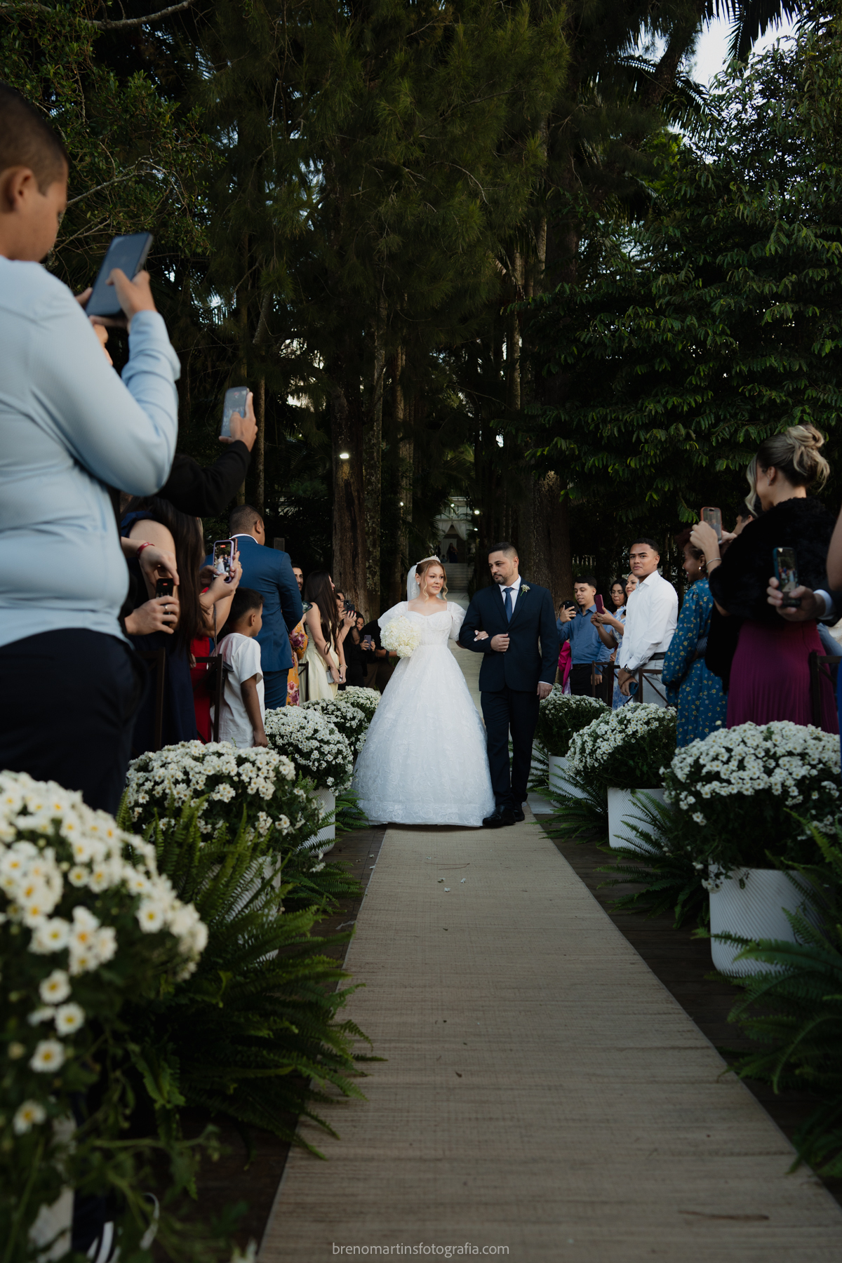 camily-e-brayan-casamento-no-recanto-santa-rita-vestido-de-noiva-making-of-noiva-janela-brenomartinsfoto