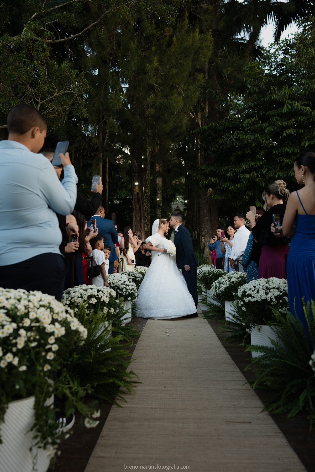 camily-e-brayan-casamento-no-recanto-santa-rita-vestido-de-noiva-making-of-noiva-janela-brenomartinsfoto