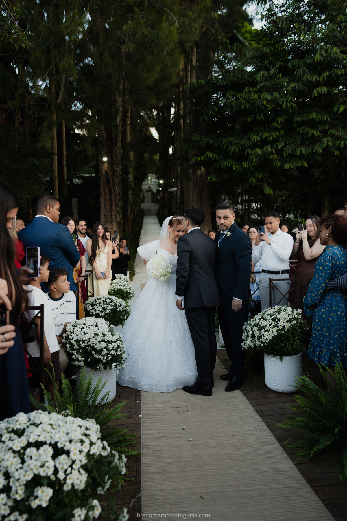camily-e-brayan-casamento-no-recanto-santa-rita-vestido-de-noiva-making-of-noiva-janela-brenomartinsfoto