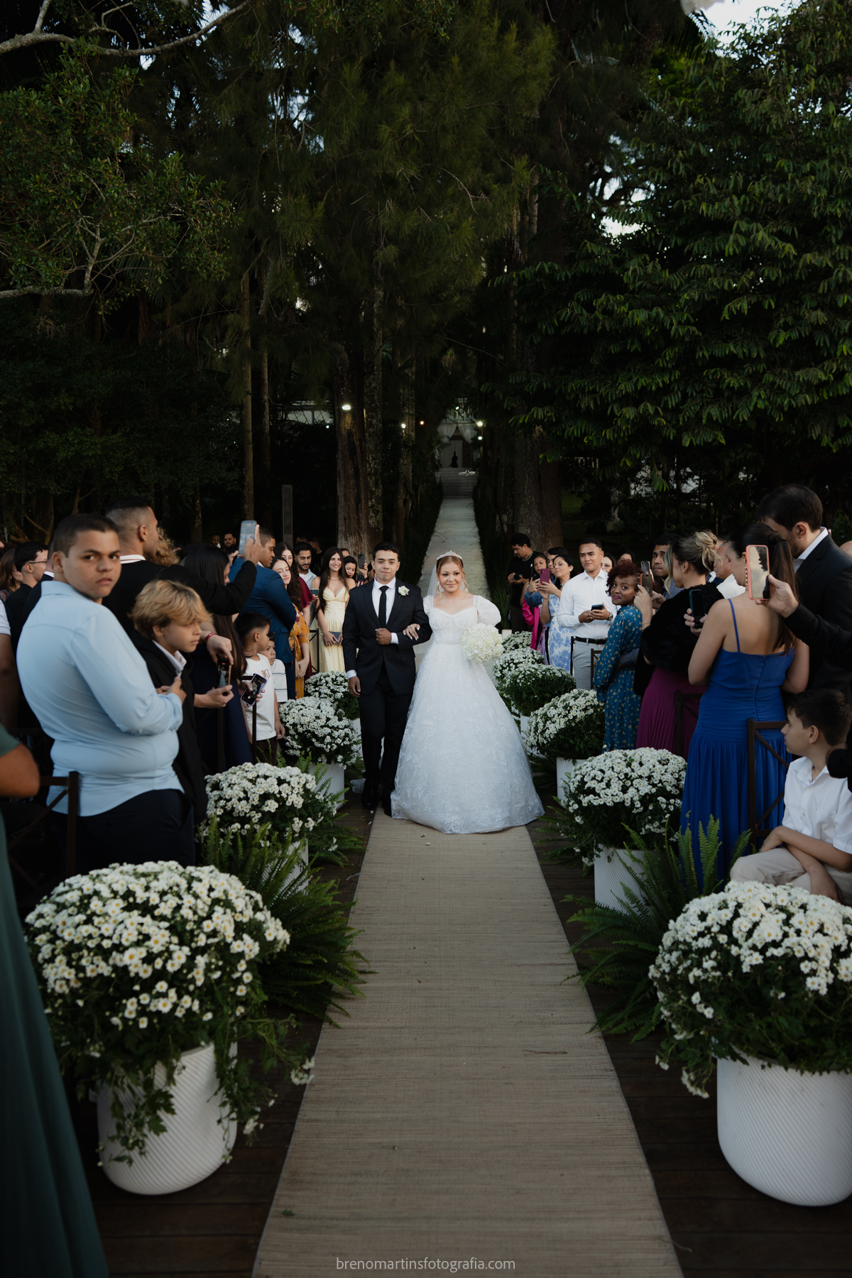 camily-e-brayan-casamento-no-recanto-santa-rita-vestido-de-noiva-making-of-noiva-janela-brenomartinsfoto