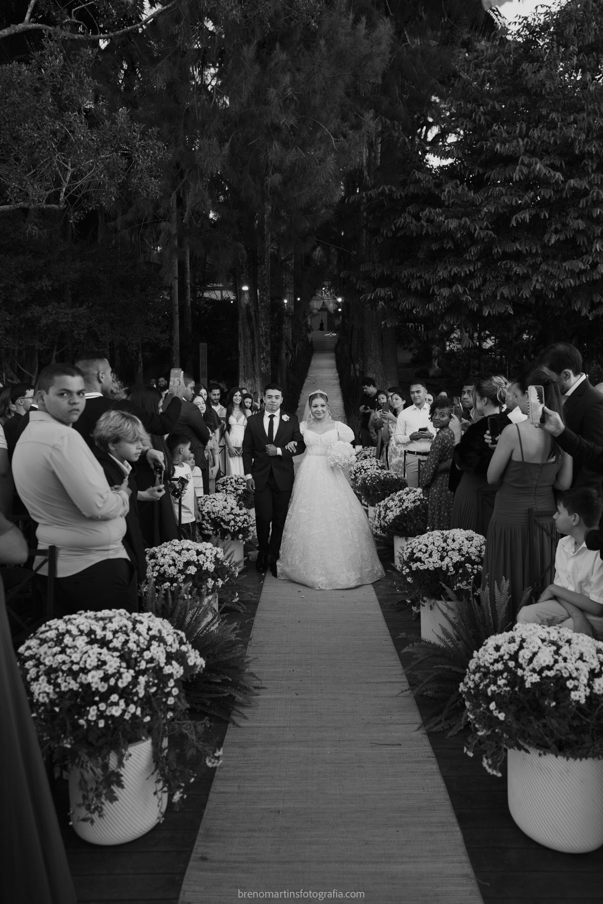 camily-e-brayan-casamento-no-recanto-santa-rita-vestido-de-noiva-making-of-noiva-janela-brenomartinsfoto