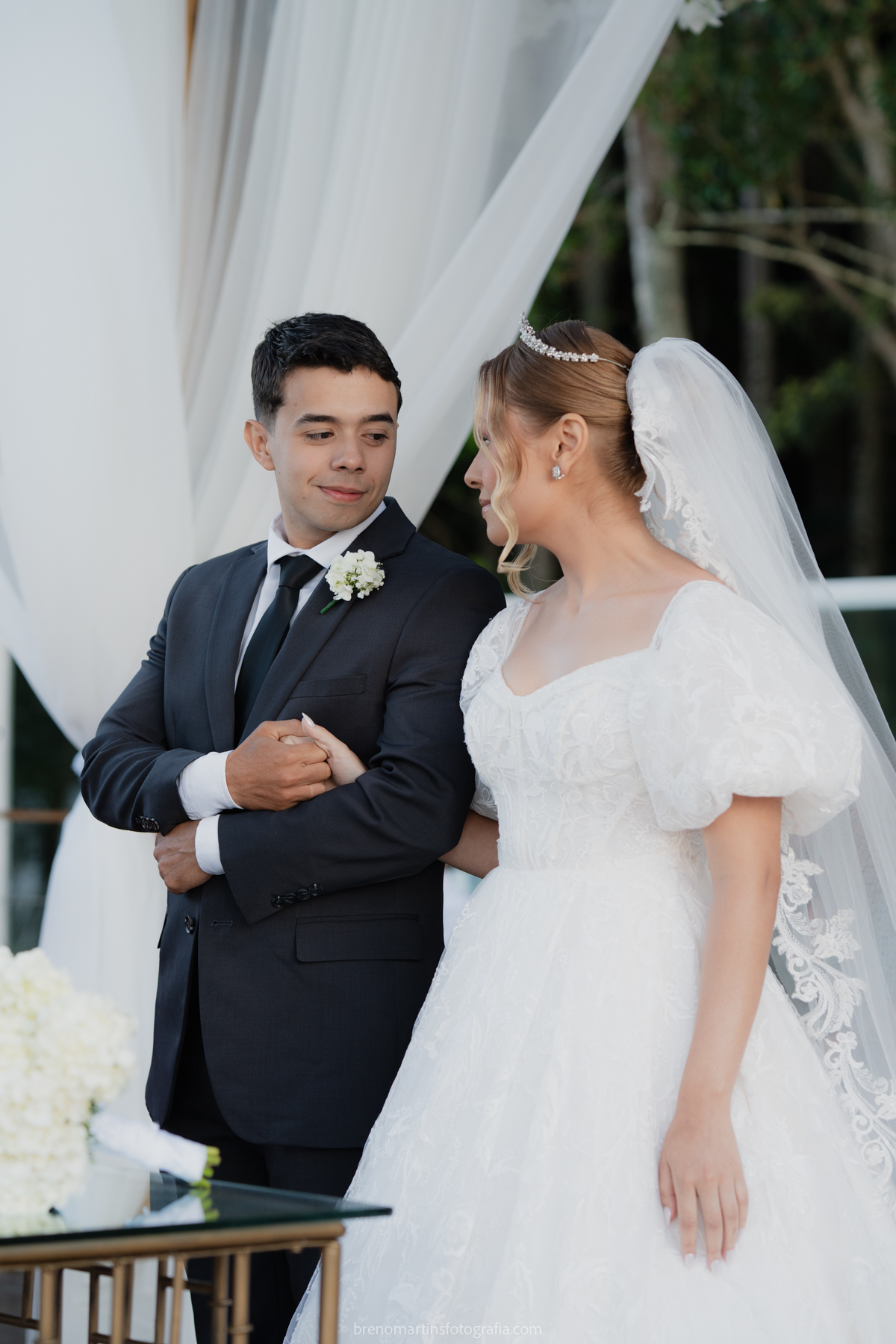 camily-e-brayan-casamento-no-recanto-santa-rita-vestido-de-noiva-making-of-noiva-janela-brenomartinsfoto