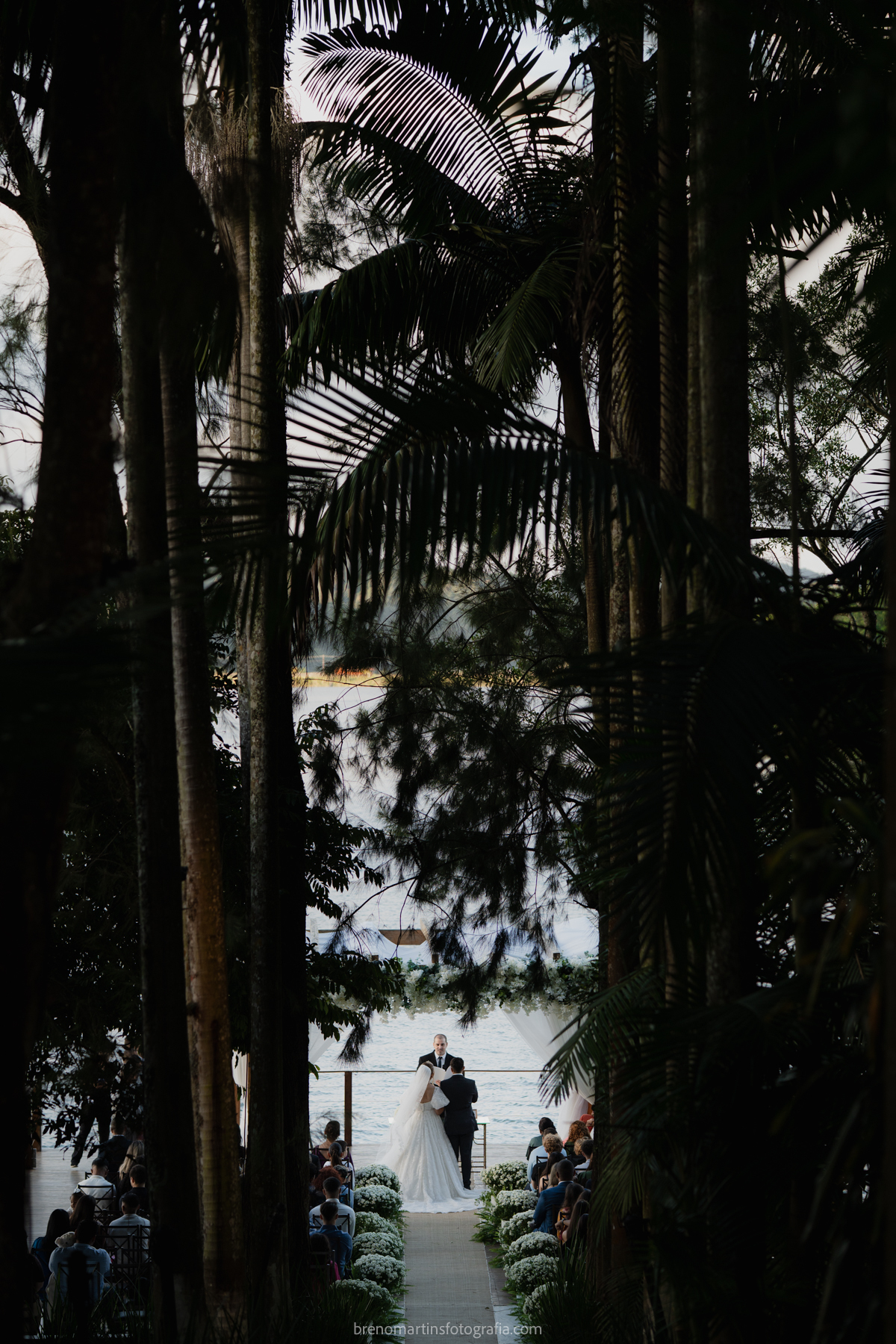 camily-e-brayan-casamento-no-recanto-santa-rita-vestido-de-noiva-making-of-noiva-janela-brenomartinsfoto