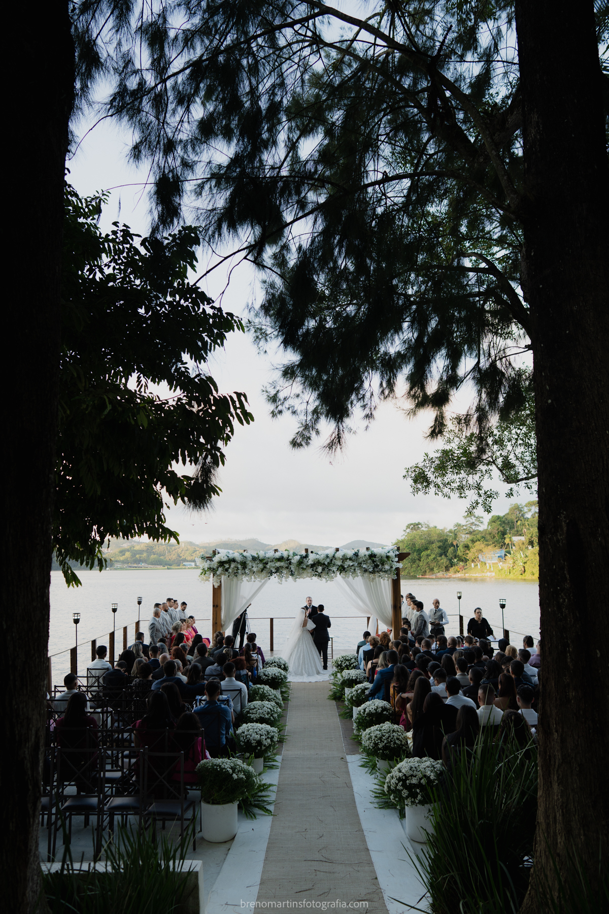 camily-e-brayan-casamento-no-recanto-santa-rita-vestido-de-noiva-making-of-noiva-janela-brenomartinsfoto