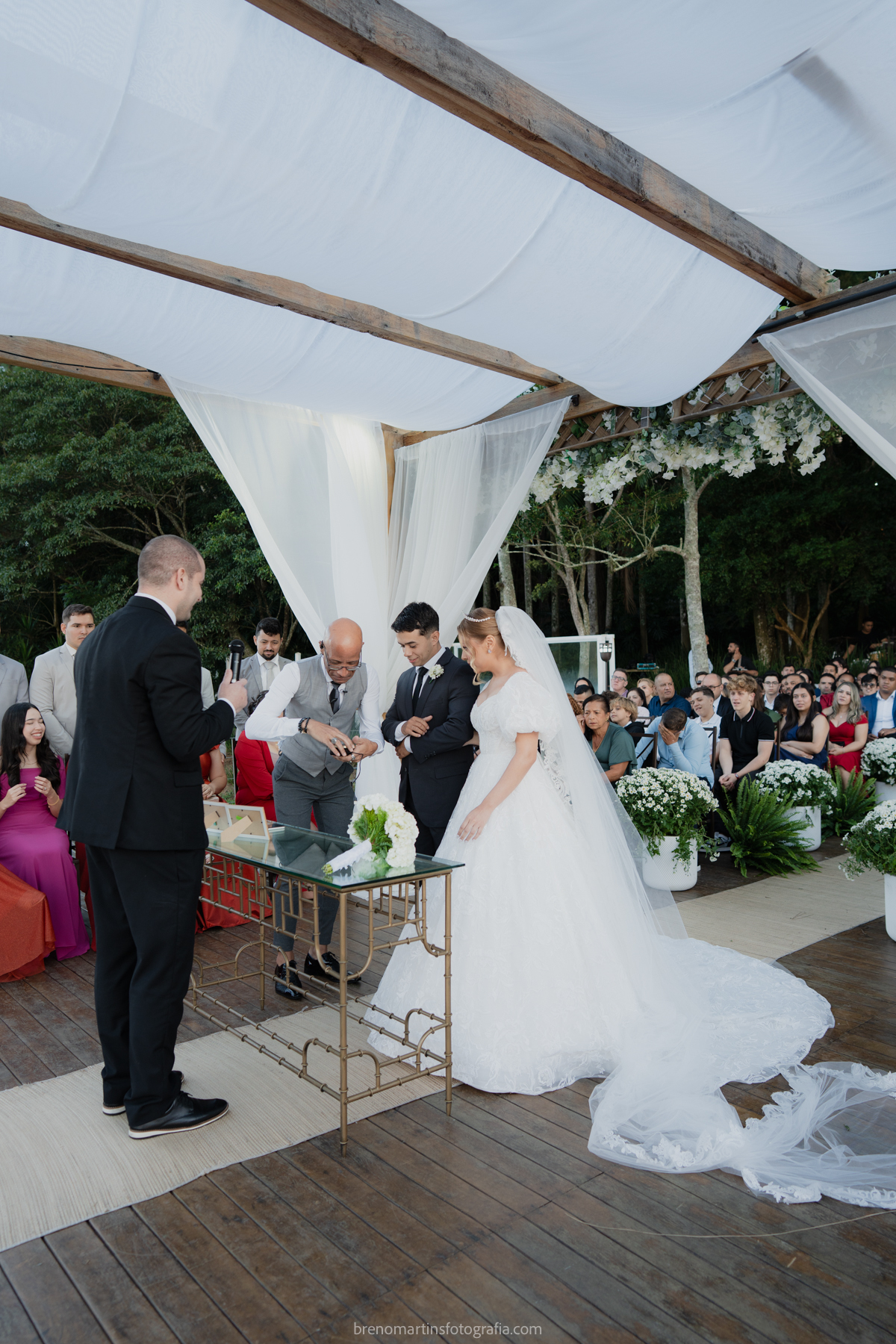 camily-e-brayan-casamento-no-recanto-santa-rita-vestido-de-noiva-making-of-noiva-janela-brenomartinsfoto