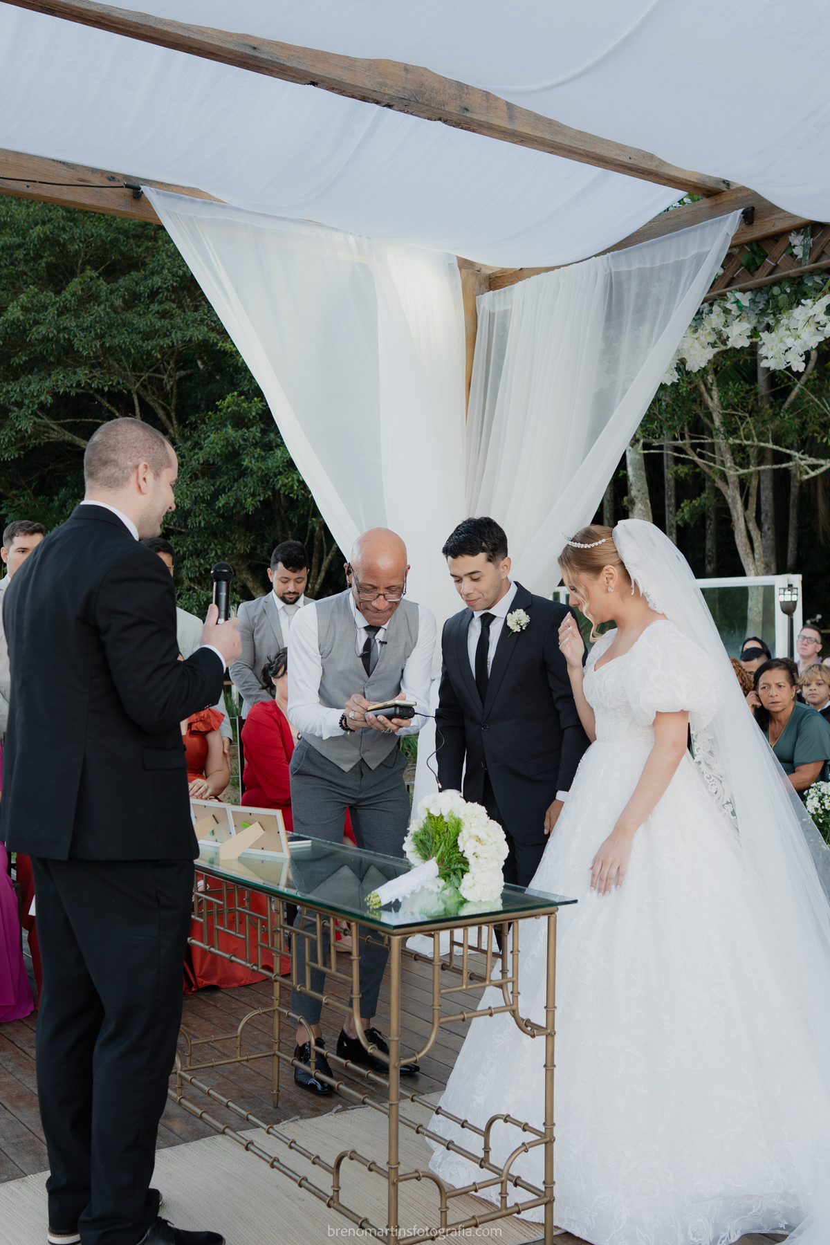 camily-e-brayan-casamento-no-recanto-santa-rita-vestido-de-noiva-making-of-noiva-janela-brenomartinsfoto