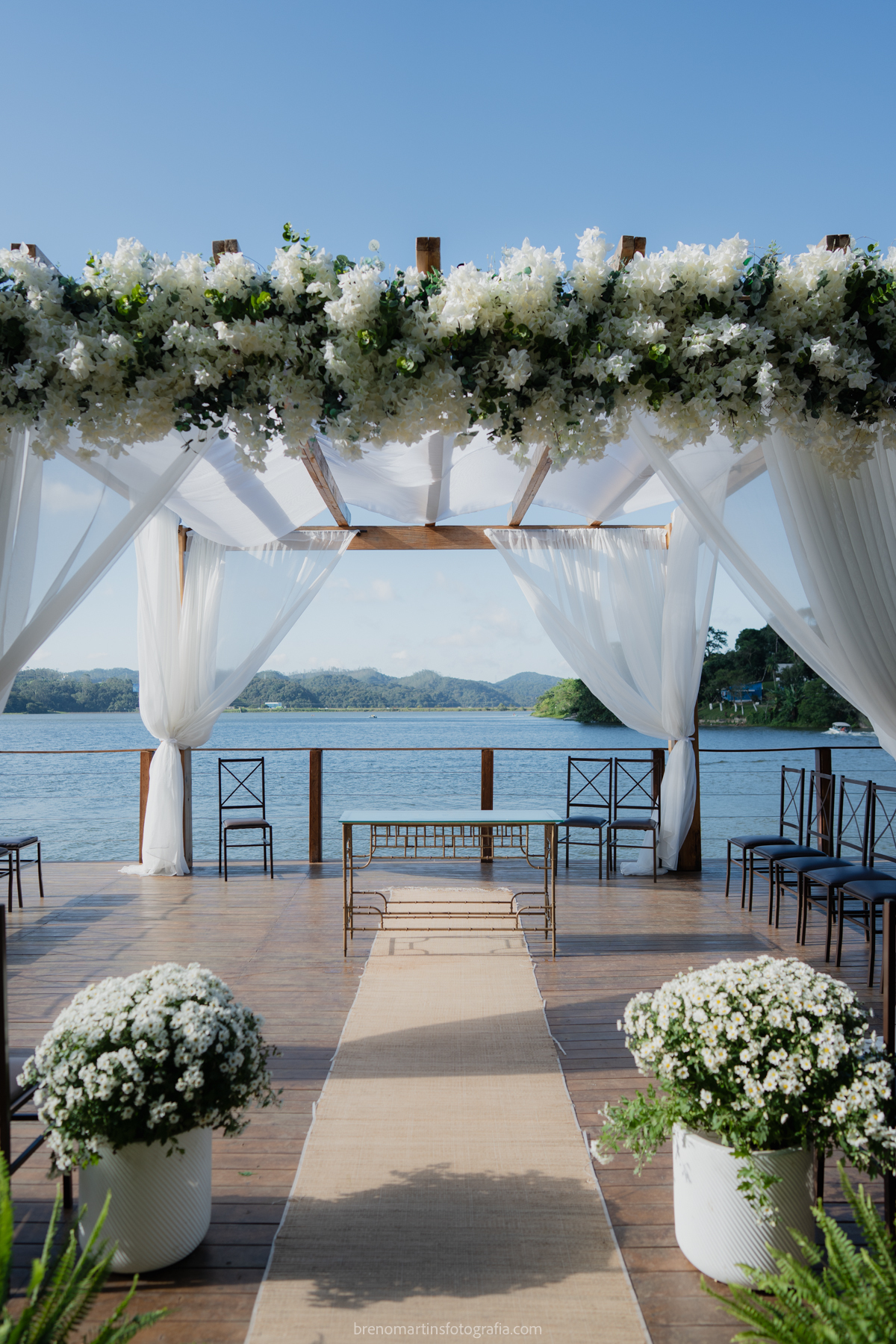 camily-e-brayan-casamento-no-recanto-santa-rita-vestido-de-noiva-making-of-noiva-janela-brenomartinsfoto