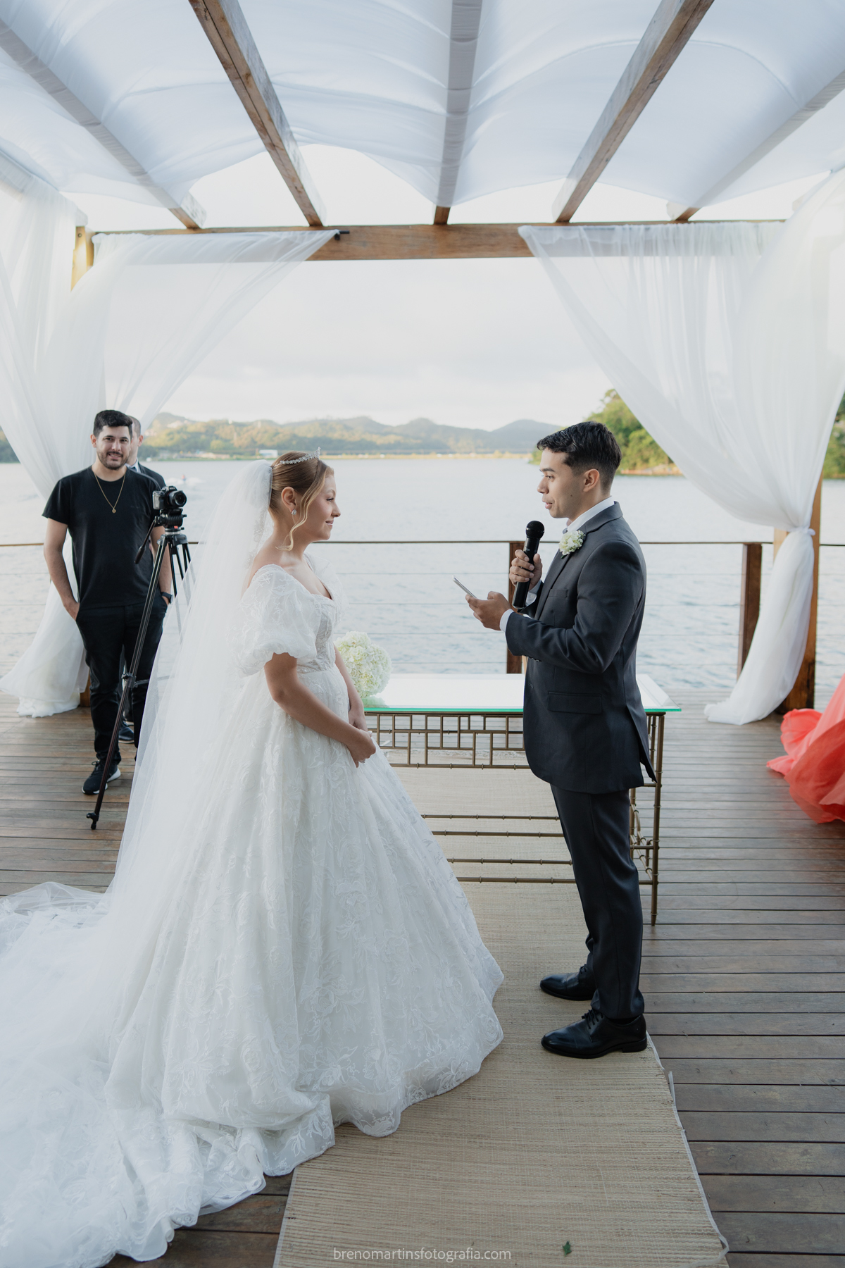 camily-e-brayan-casamento-no-recanto-santa-rita-vestido-de-noiva-making-of-noiva-janela-brenomartinsfoto