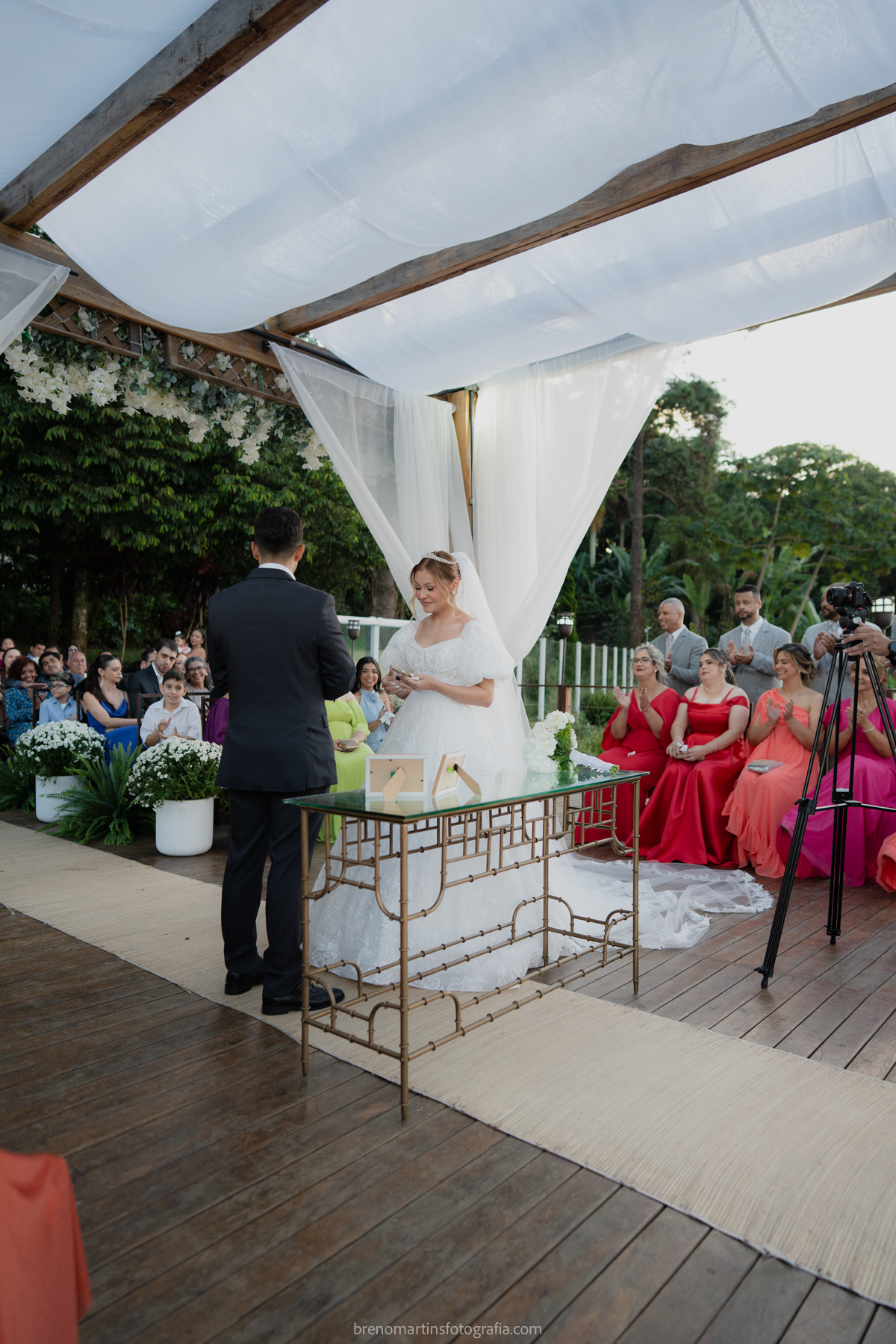 camily-e-brayan-casamento-no-recanto-santa-rita-vestido-de-noiva-making-of-noiva-janela-brenomartinsfoto