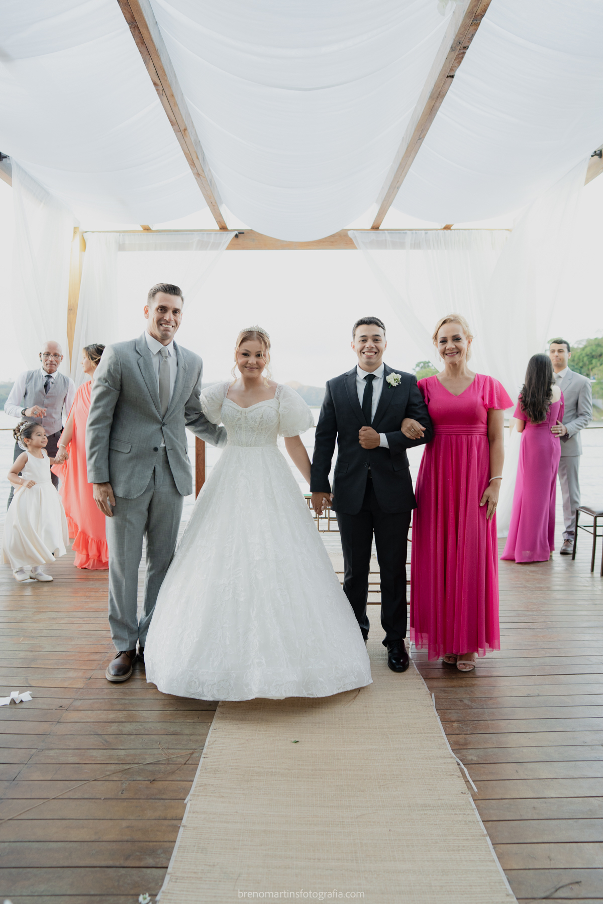 camily-e-brayan-casamento-no-recanto-santa-rita-vestido-de-noiva-making-of-noiva-janela-brenomartinsfoto