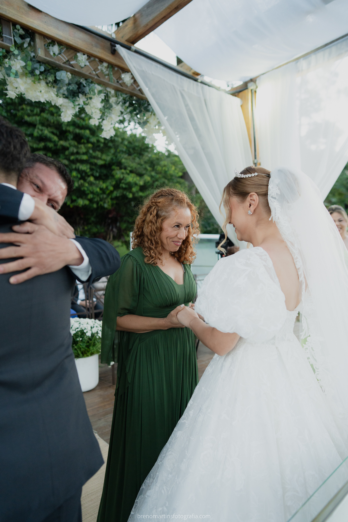 camily-e-brayan-casamento-no-recanto-santa-rita-vestido-de-noiva-making-of-noiva-janela-brenomartinsfoto