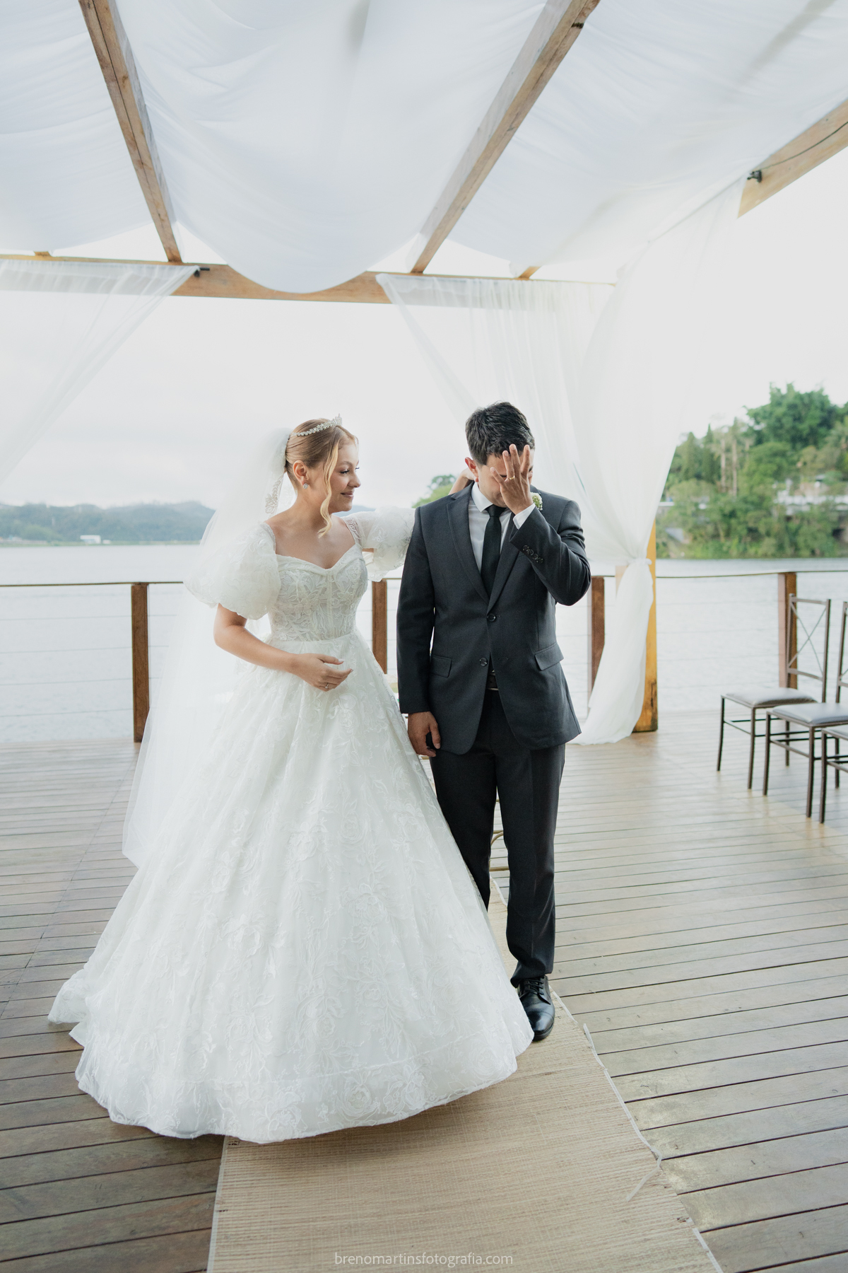 camily-e-brayan-casamento-no-recanto-santa-rita-vestido-de-noiva-making-of-noiva-janela-brenomartinsfoto