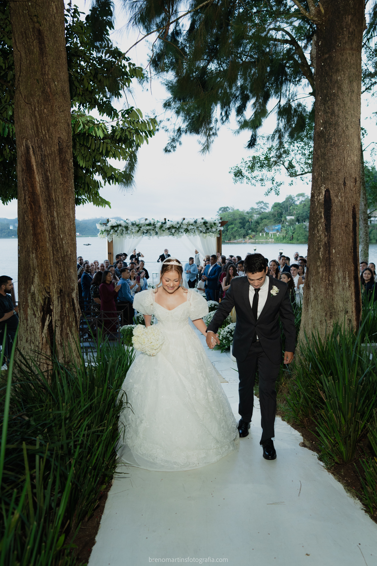 camily-e-brayan-casamento-no-recanto-santa-rita-vestido-de-noiva-making-of-noiva-janela-brenomartinsfoto