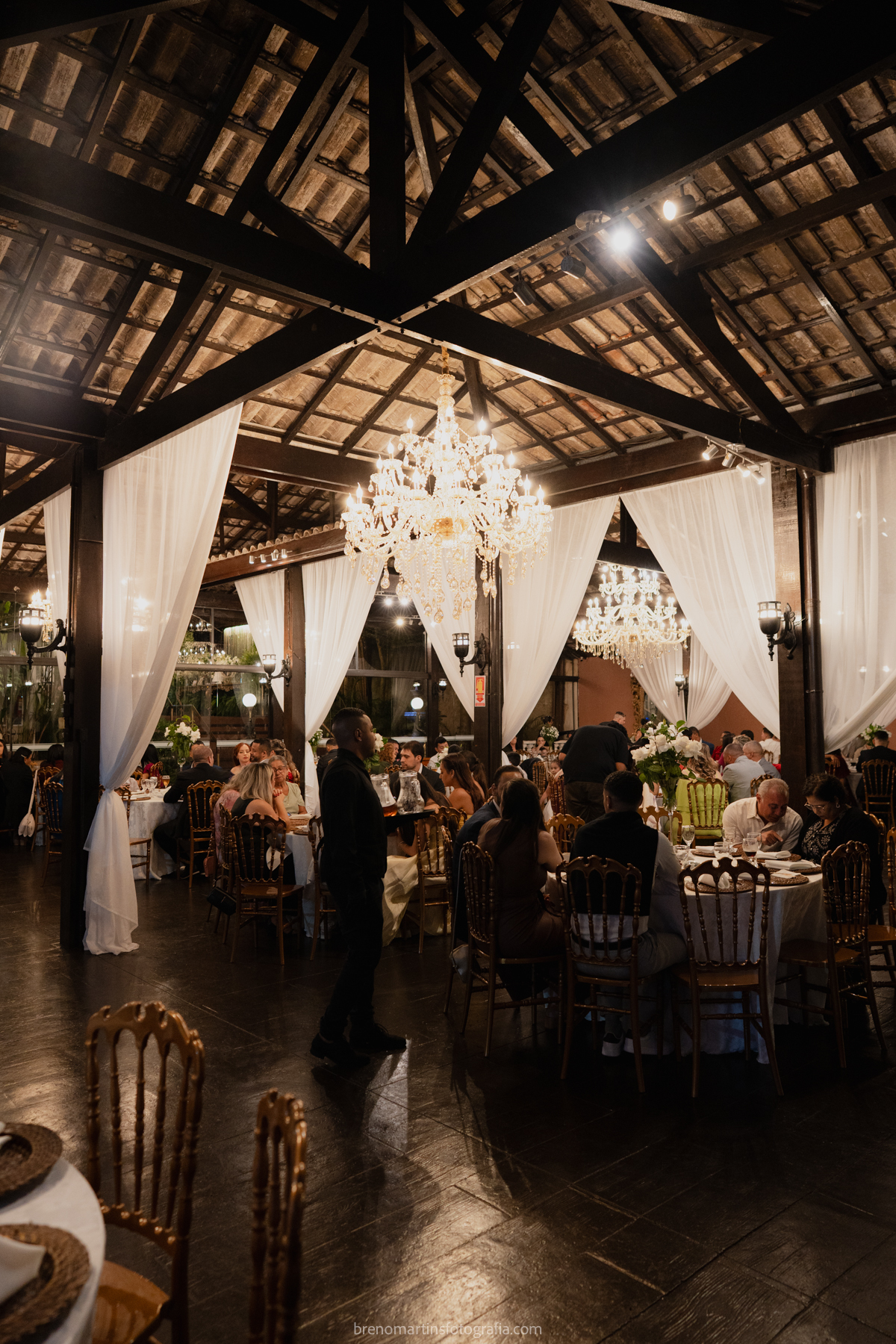 camily-e-brayan-casamento-no-recanto-santa-rita-vestido-de-noiva-making-of-noiva-janela-brenomartinsfoto