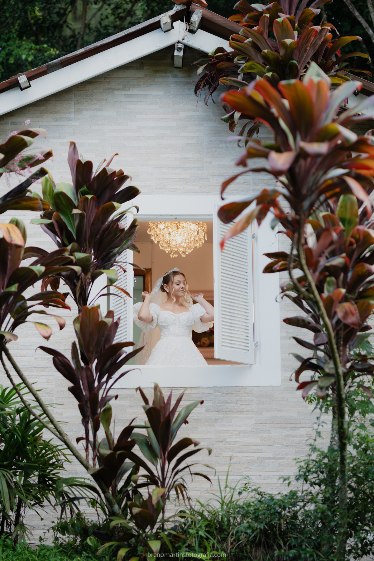 camily-e-brayan-casamento-no-recanto-santa-rita-vestido-de-noiva-making-of-noiva-janela-brenomartinsfoto