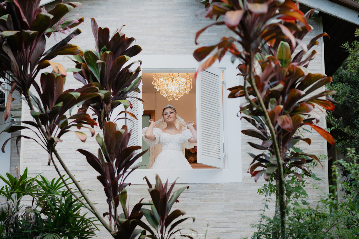 camily-e-brayan-casamento-no-recanto-santa-rita-vestido-de-noiva-making-of-noiva-janela-brenomartinsfoto