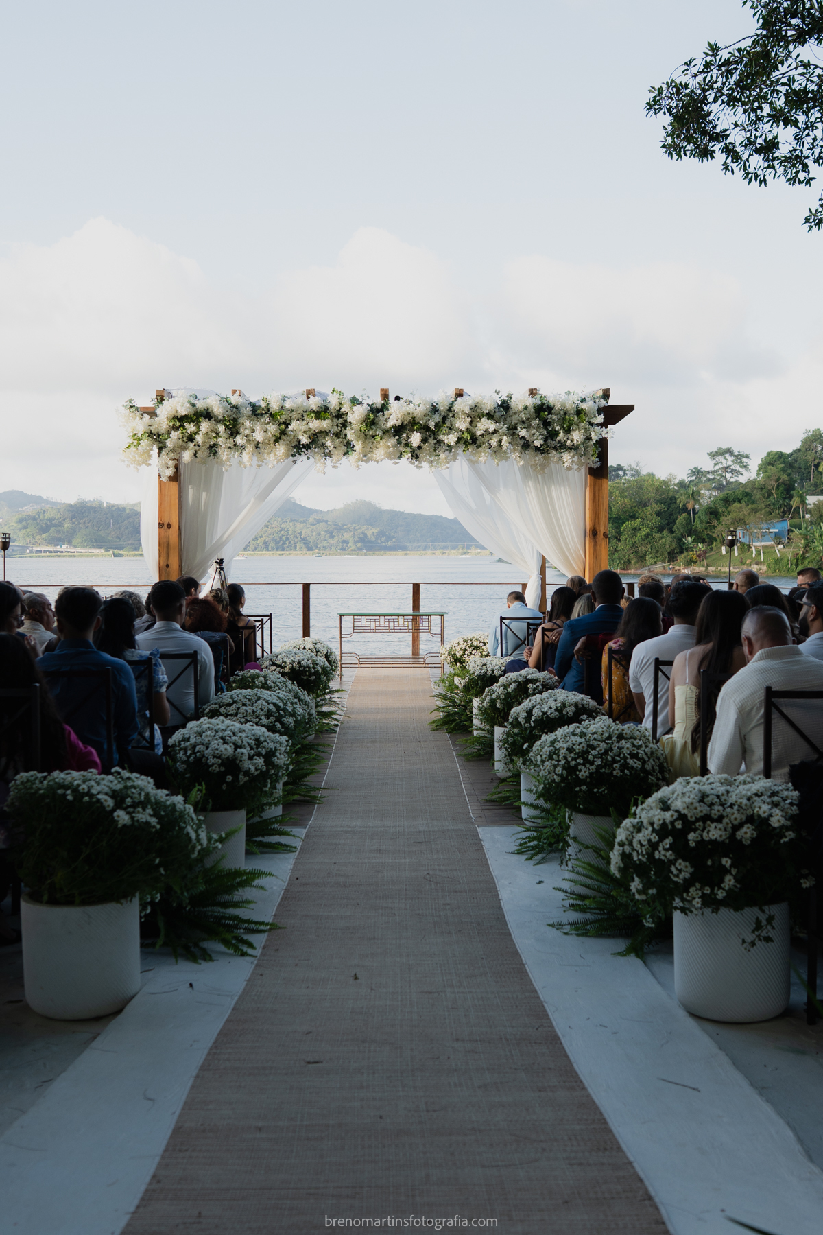 camily-e-brayan-casamento-no-recanto-santa-rita-vestido-de-noiva-making-of-noiva-janela-brenomartinsfoto