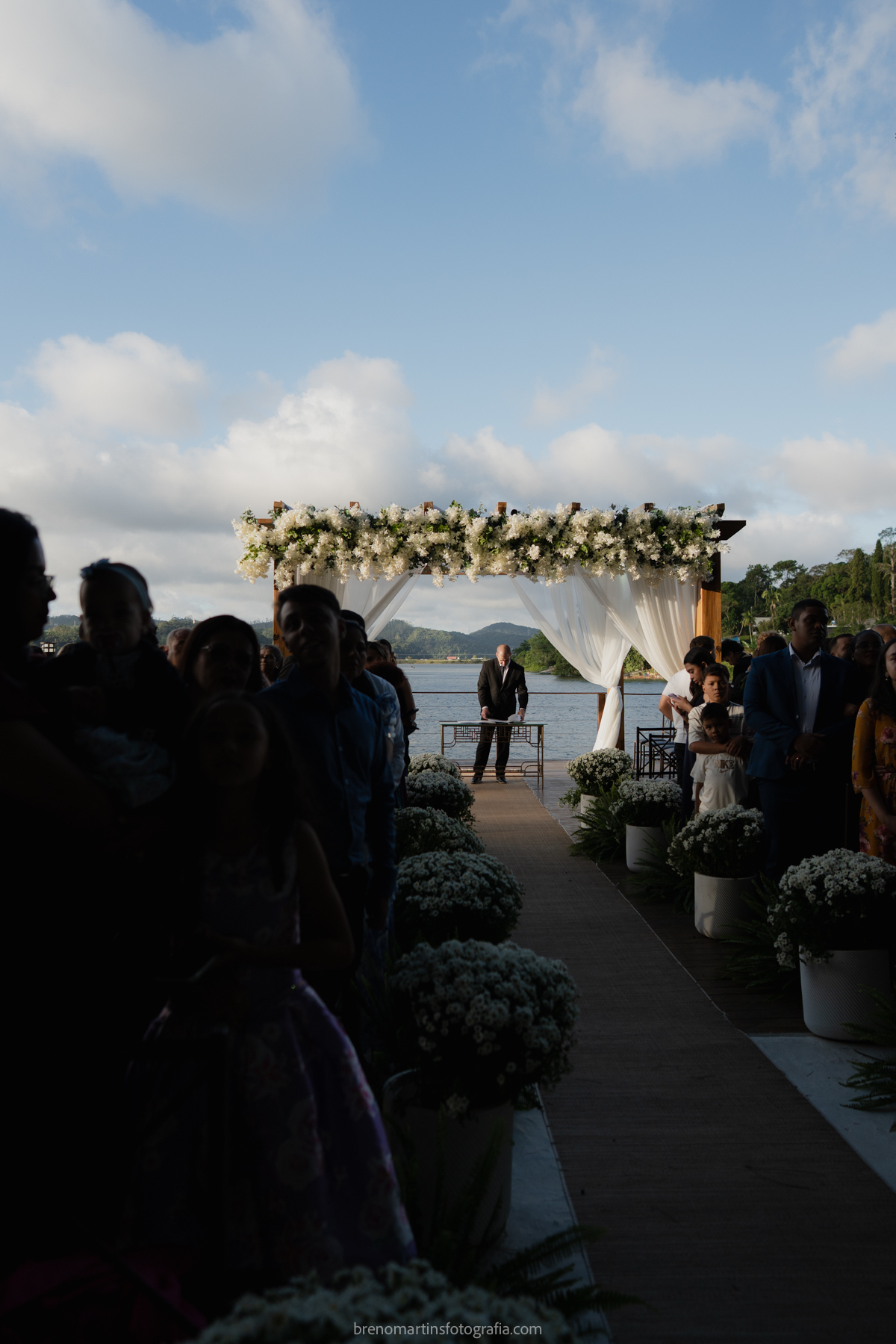 camily-e-brayan-casamento-no-recanto-santa-rita-vestido-de-noiva-making-of-noiva-janela-brenomartinsfoto