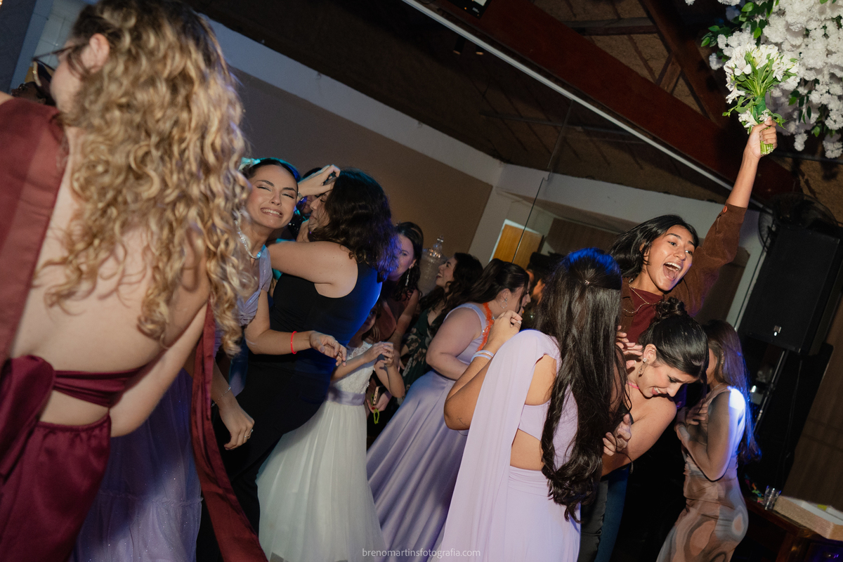 larissa-e-nicholas-lindo-casamento-no-espaco-alpes-serrano-brenomartinsfoto