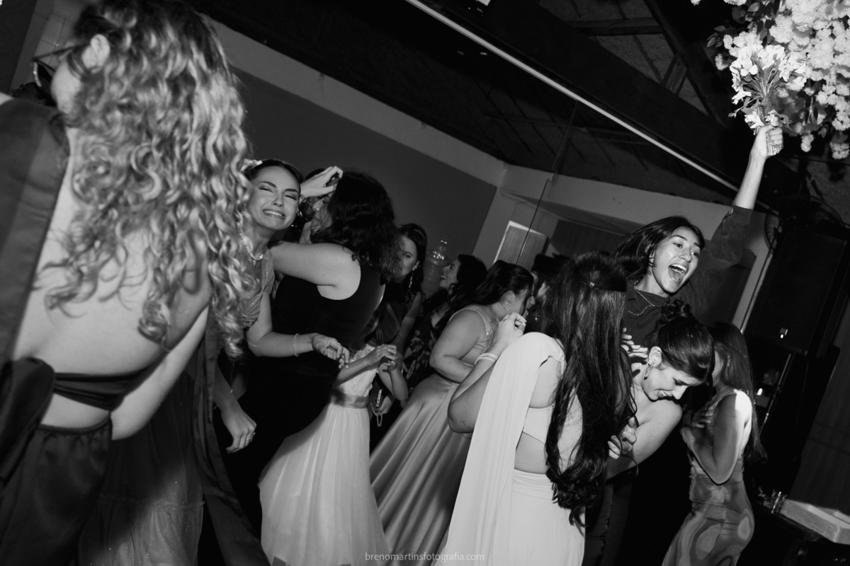 larissa-e-nicholas-lindo-casamento-no-espaco-alpes-serrano-brenomartinsfoto