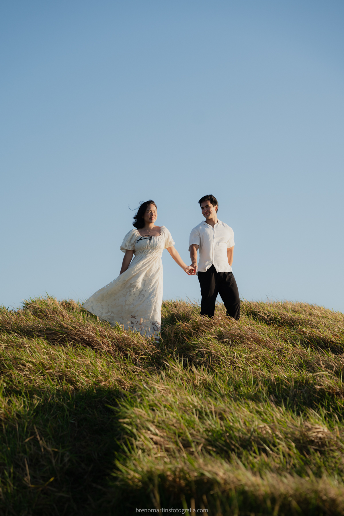 olivia-e-eric-lindo-pre-wedding-no-morro-do-capuava-brenomartinsfoto
