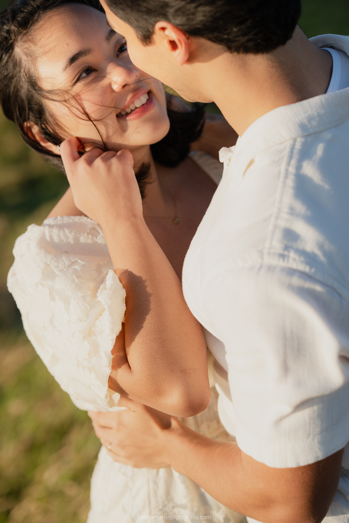 olivia-e-eric-lindo-pre-wedding-no-morro-do-capuava-brenomartinsfoto