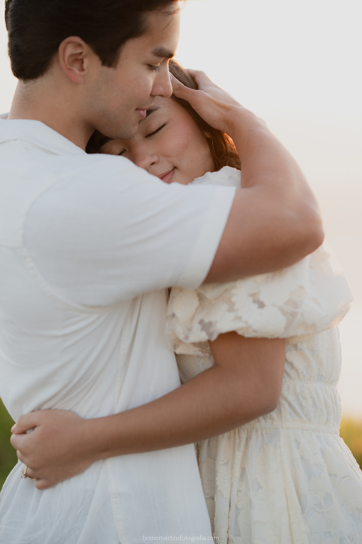 olivia-e-eric-lindo-pre-wedding-no-morro-do-capuava-brenomartinsfoto