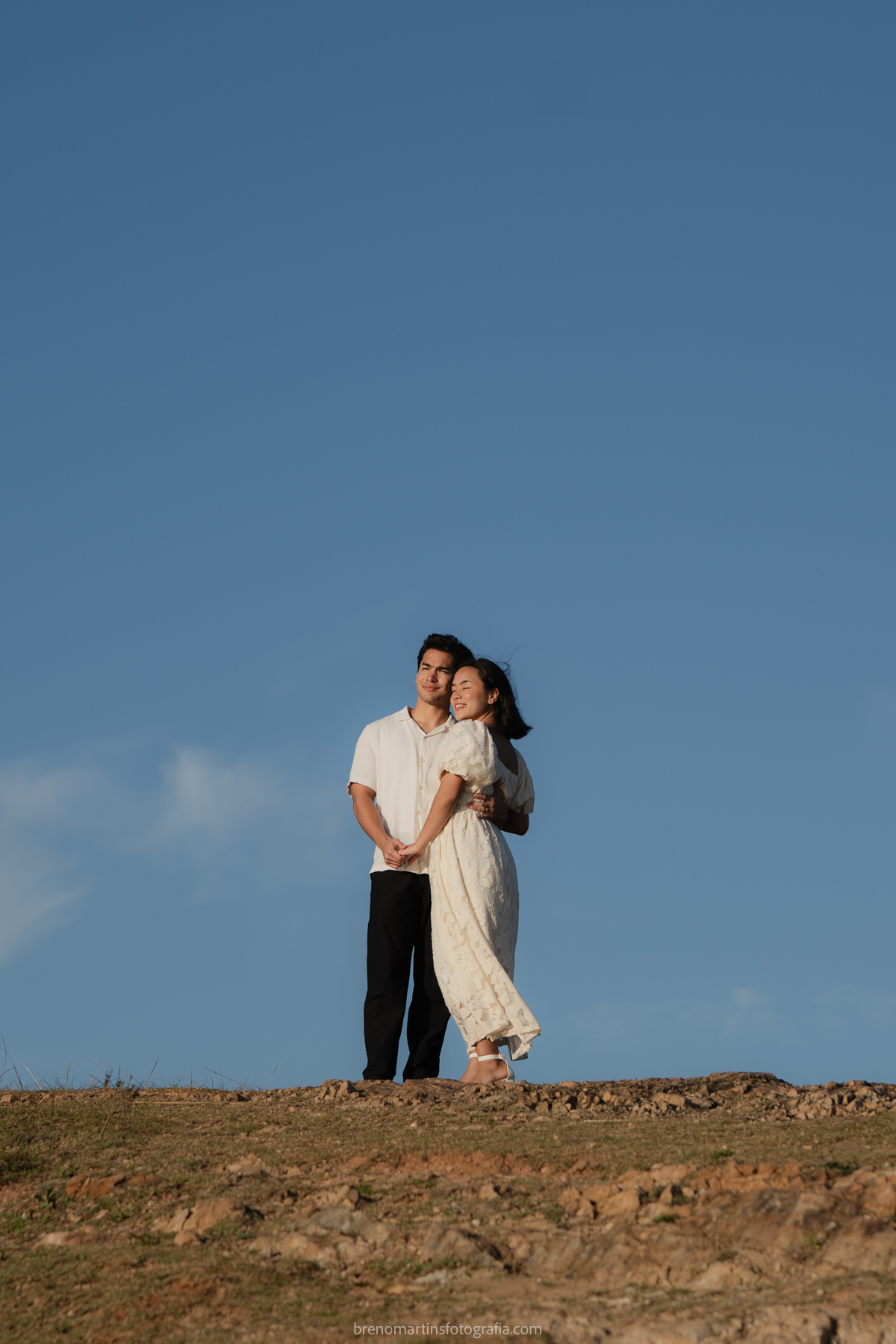 olivia-e-eric-lindo-pre-wedding-no-morro-do-capuava-brenomartinsfoto