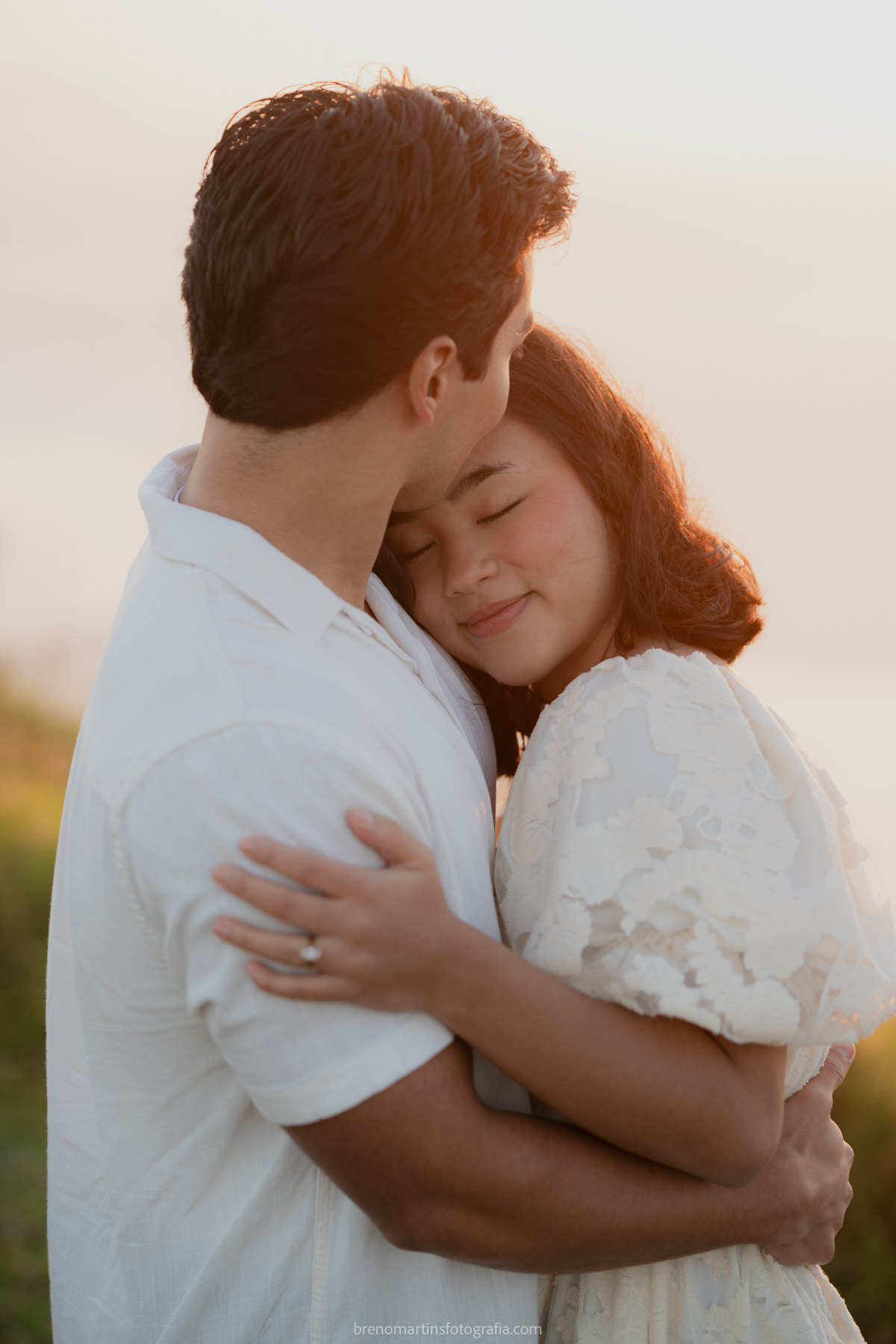 olivia-e-eric-lindo-pre-wedding-no-morro-do-capuava-brenomartinsfoto
