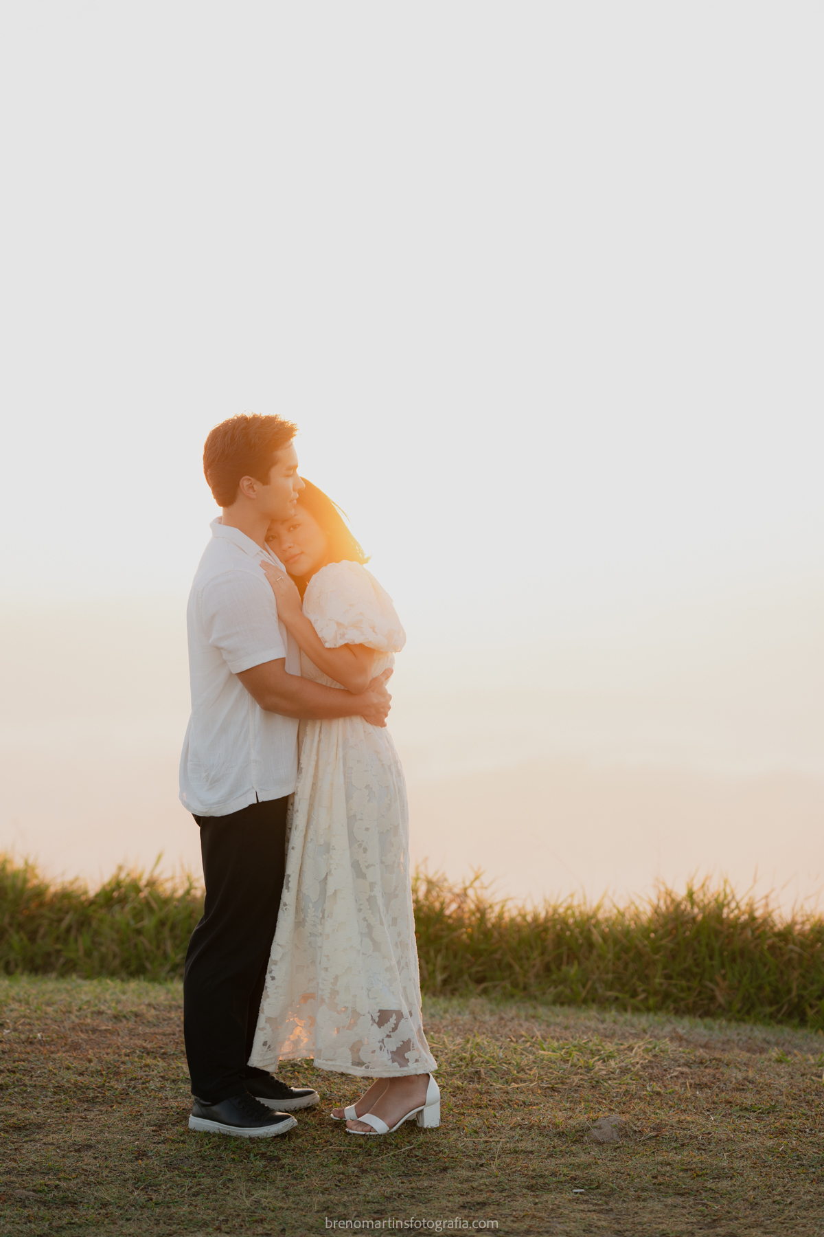 olivia-e-eric-lindo-pre-wedding-no-morro-do-capuava-brenomartinsfoto