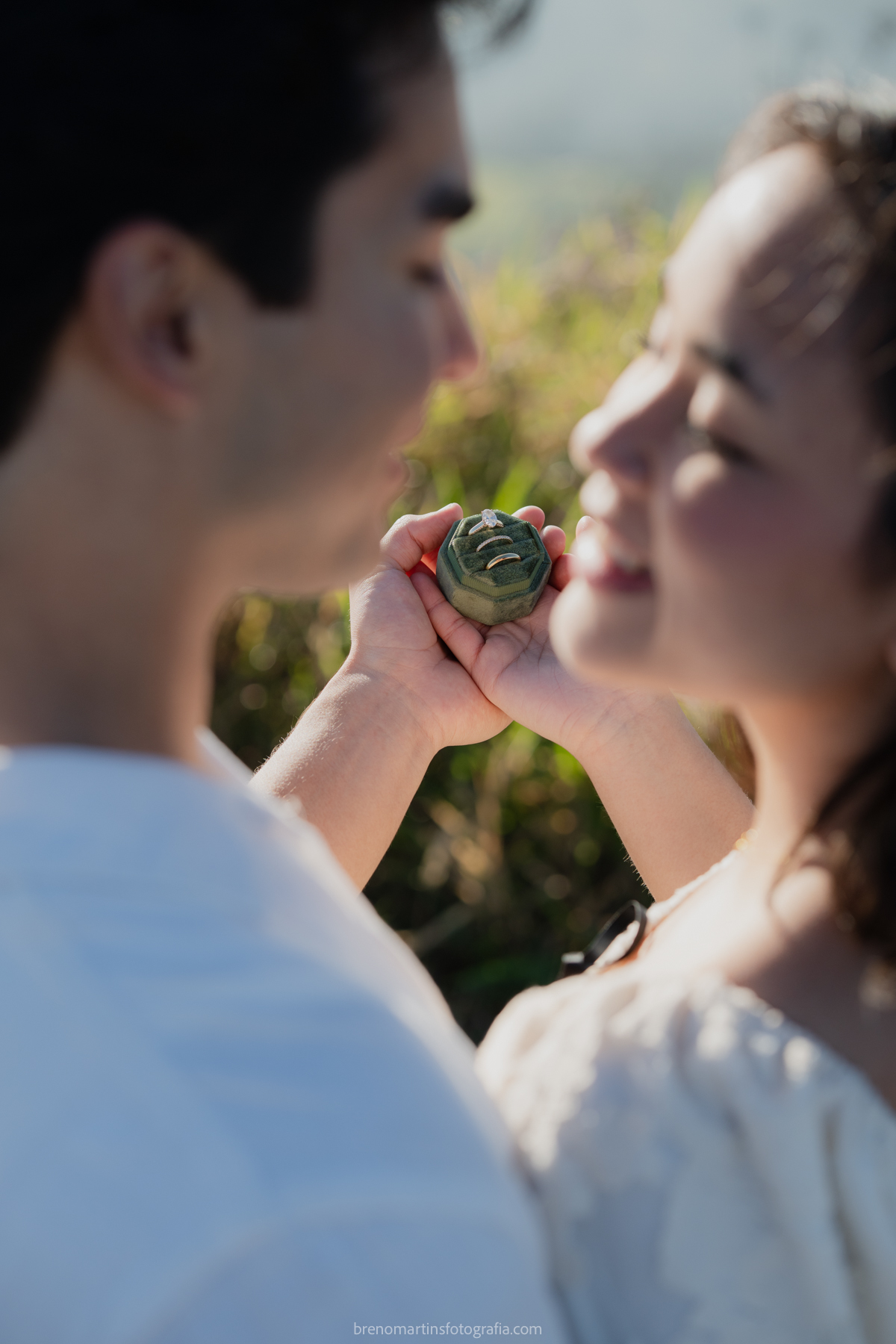 olivia-e-eric-lindo-pre-wedding-no-morro-do-capuava-brenomartinsfoto