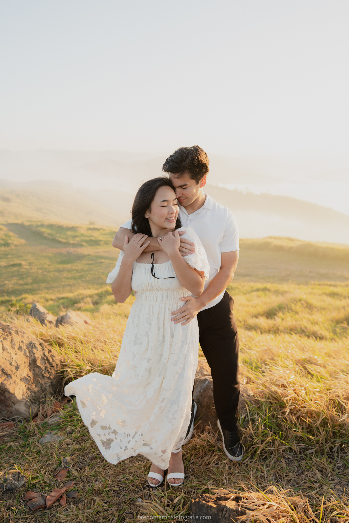 olivia-e-eric-lindo-pre-wedding-no-morro-do-capuava-brenomartinsfoto