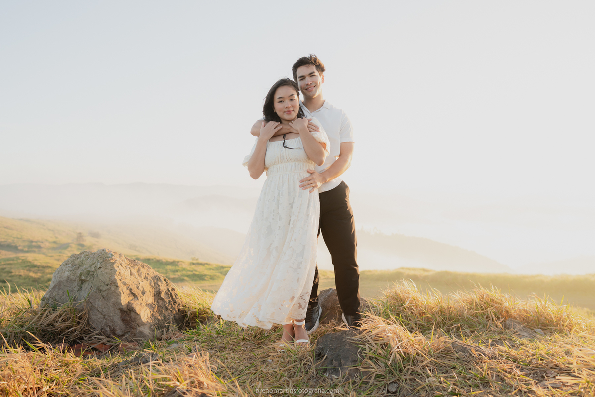 olivia-e-eric-lindo-pre-wedding-no-morro-do-capuava-brenomartinsfoto