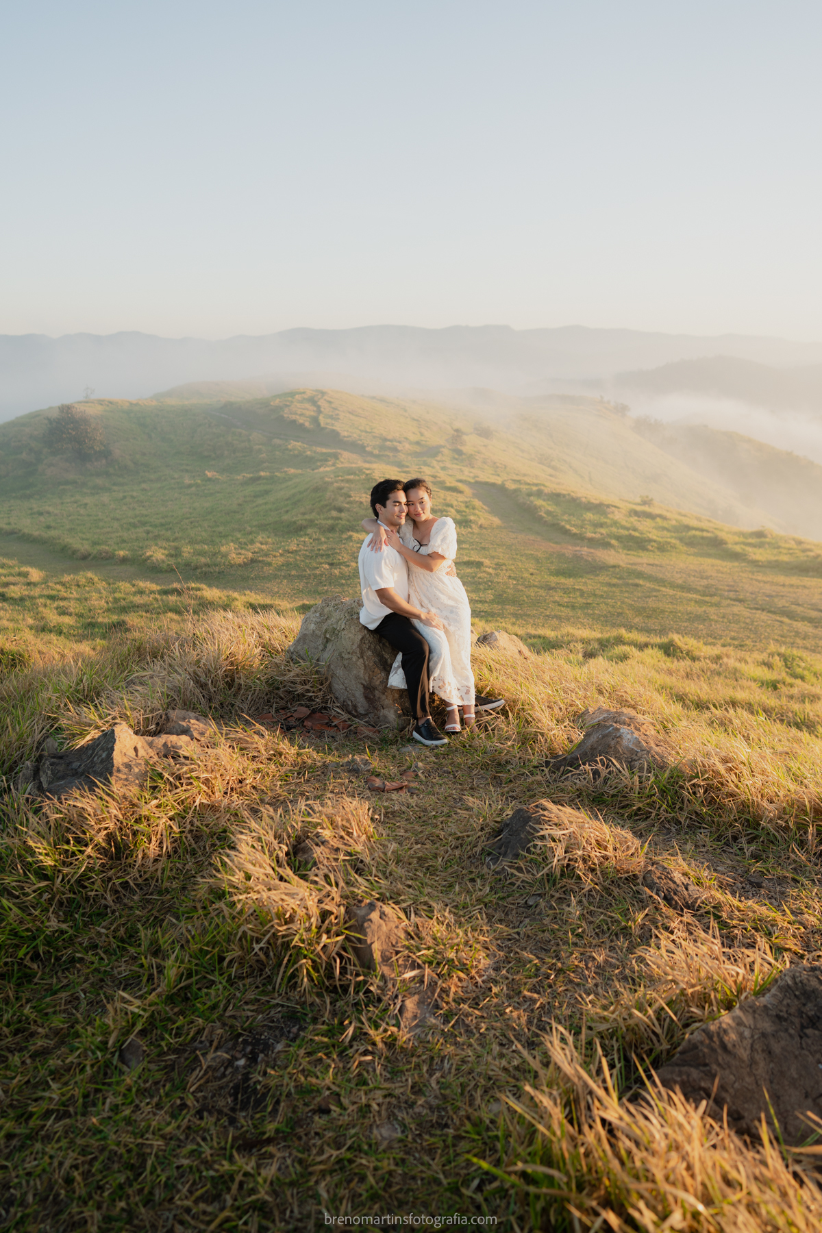 olivia-e-eric-lindo-pre-wedding-no-morro-do-capuava-brenomartinsfoto