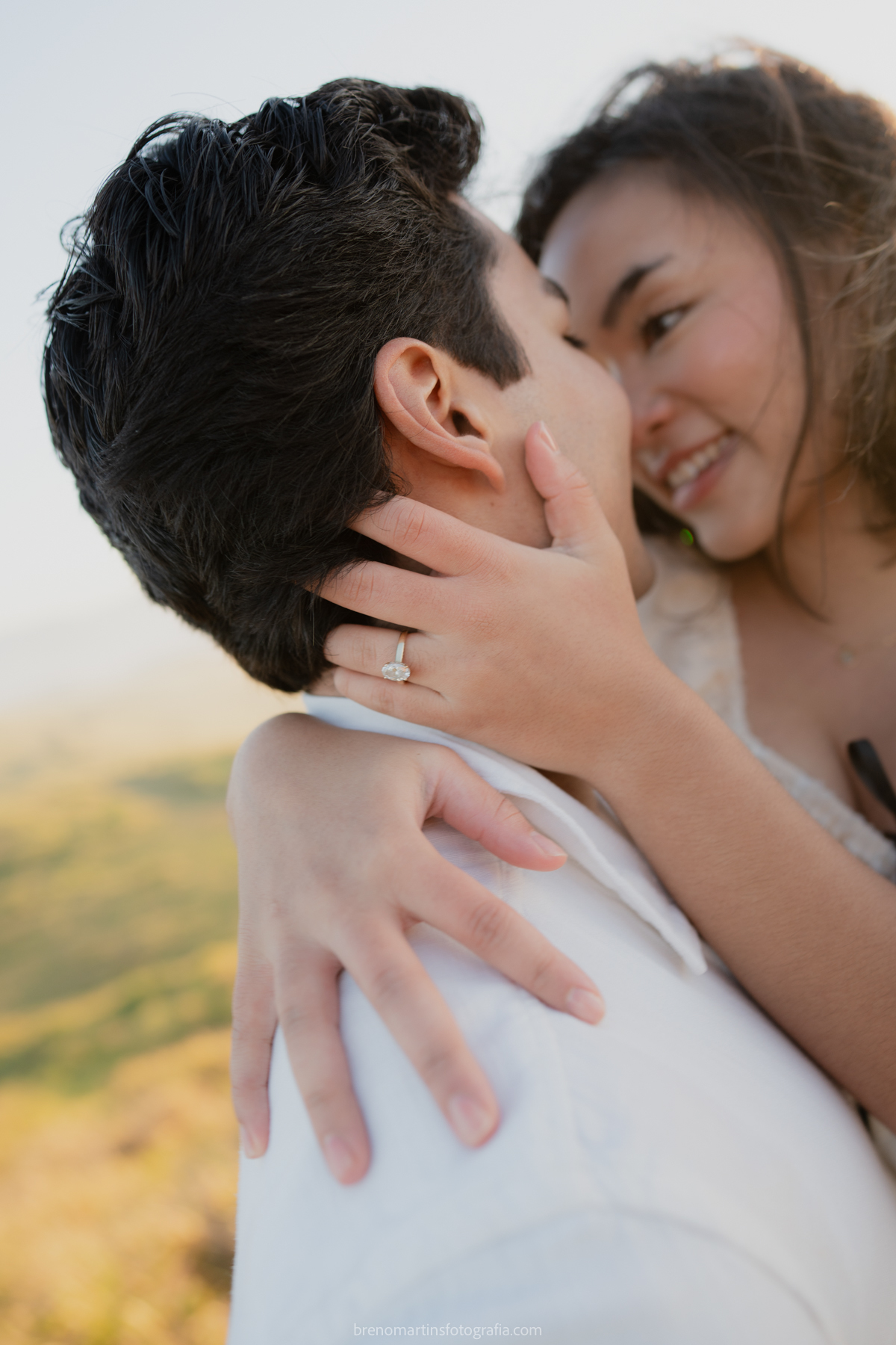 olivia-e-eric-lindo-pre-wedding-no-morro-do-capuava-brenomartinsfoto